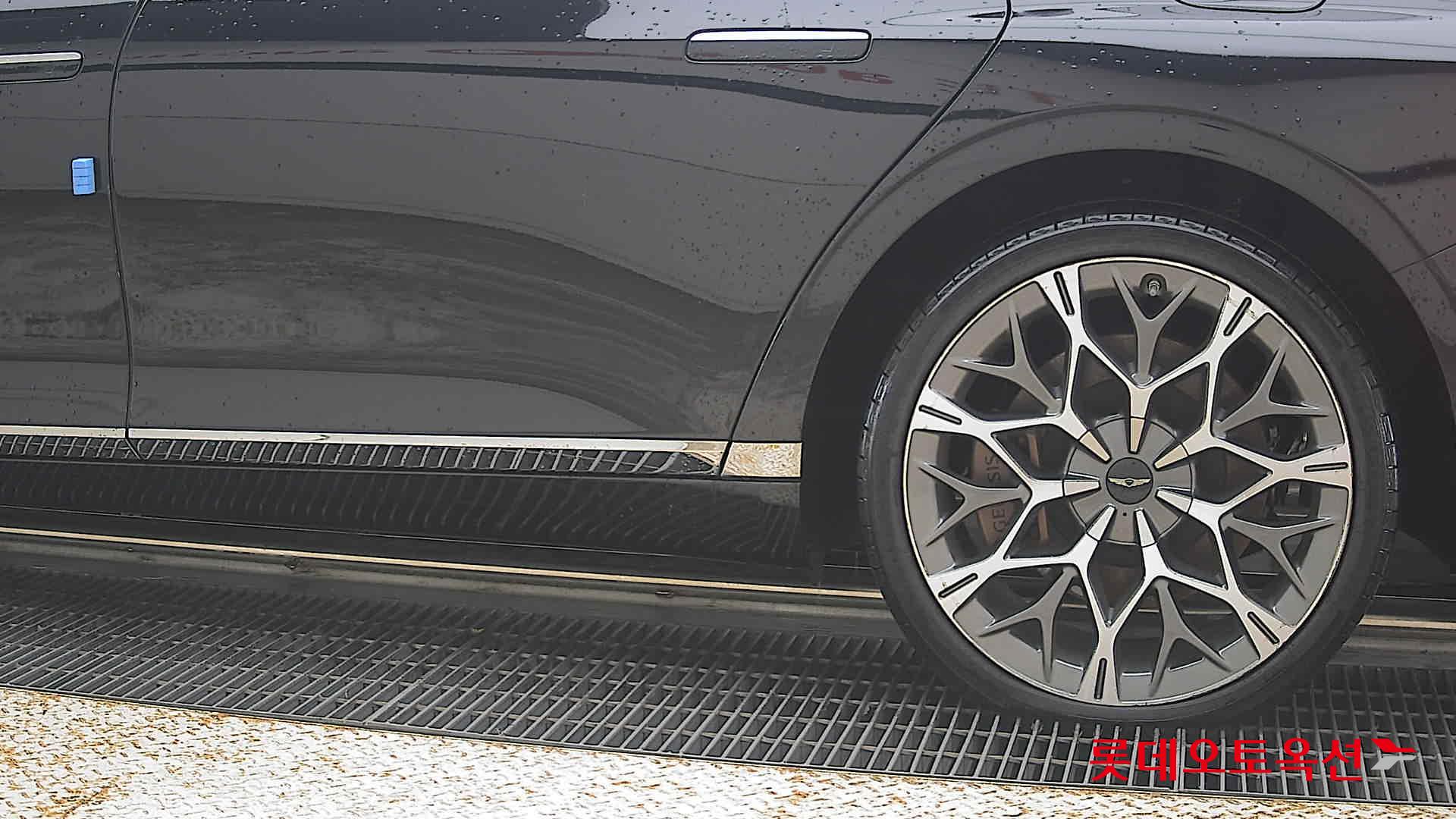 2025 - genesis g90