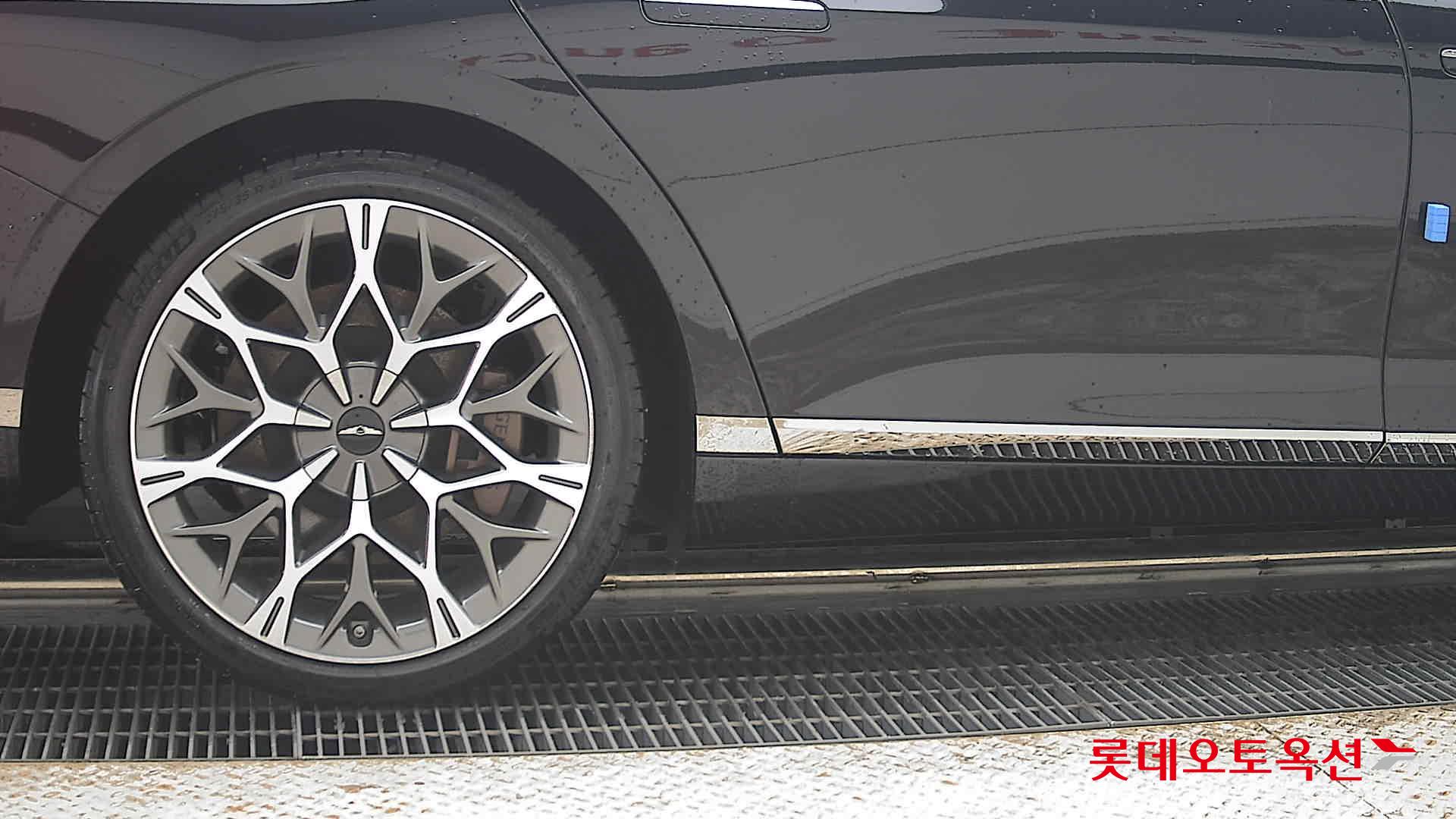 2025 - genesis g90