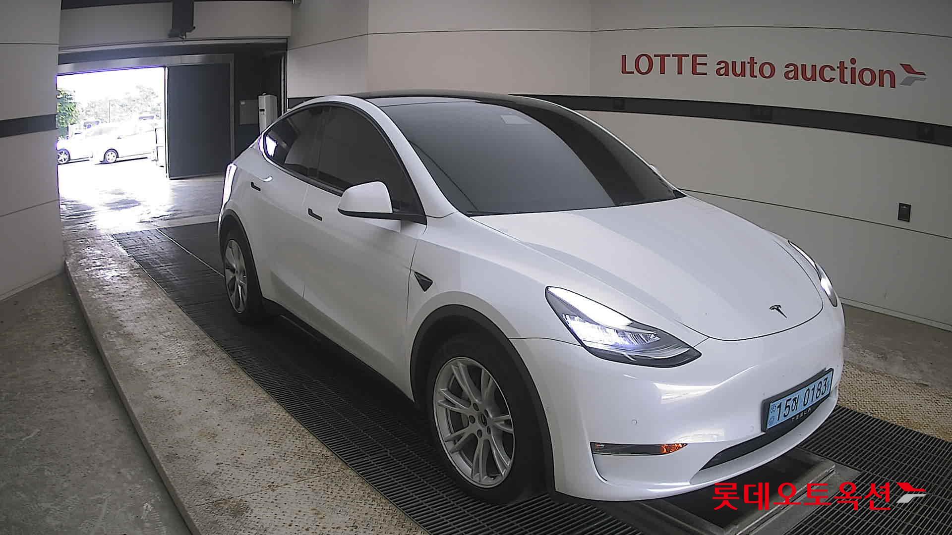 2022 - tesla model y