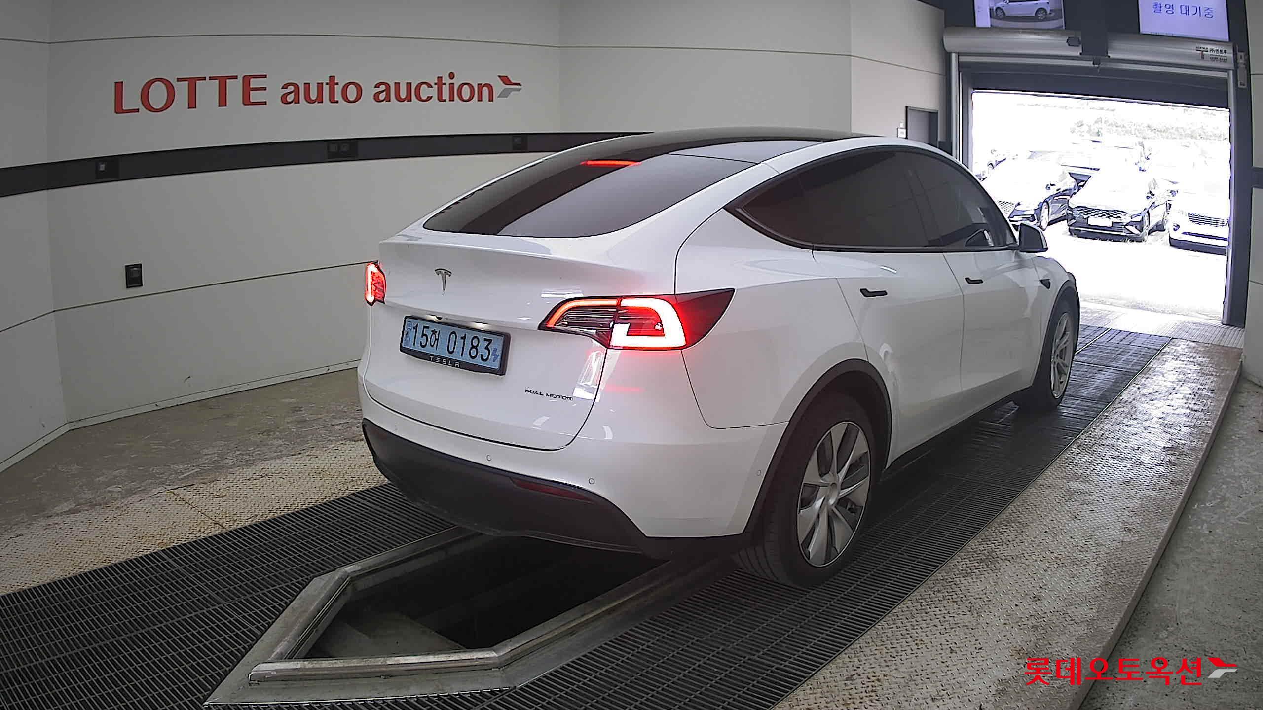2022 - tesla model y