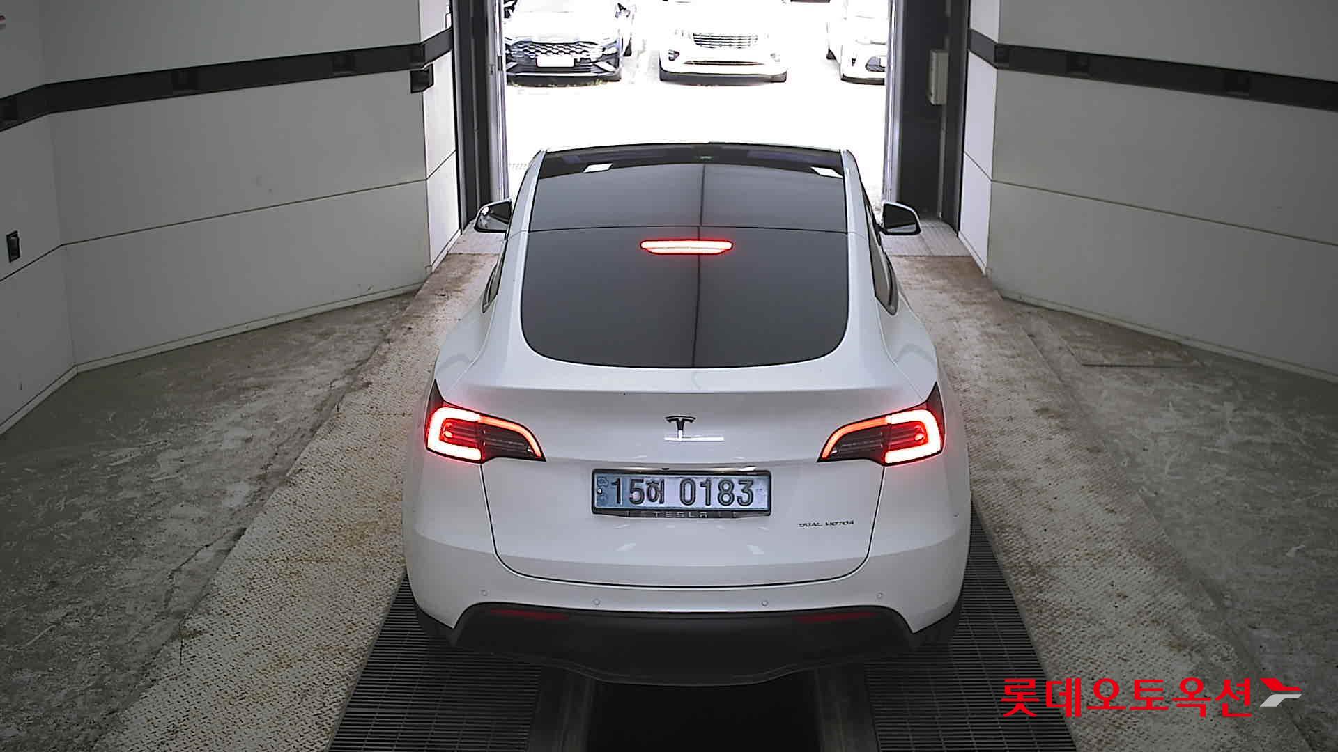 2022 - tesla model y