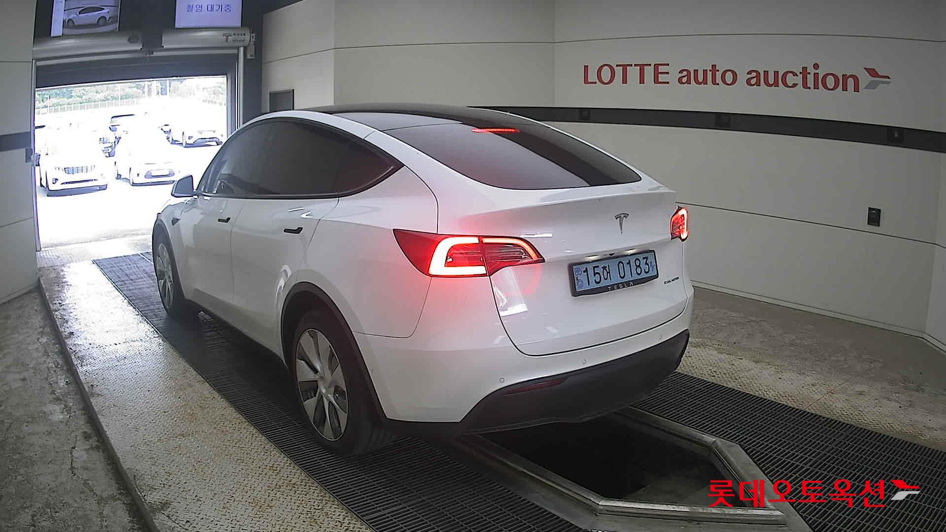 2022 - tesla model y