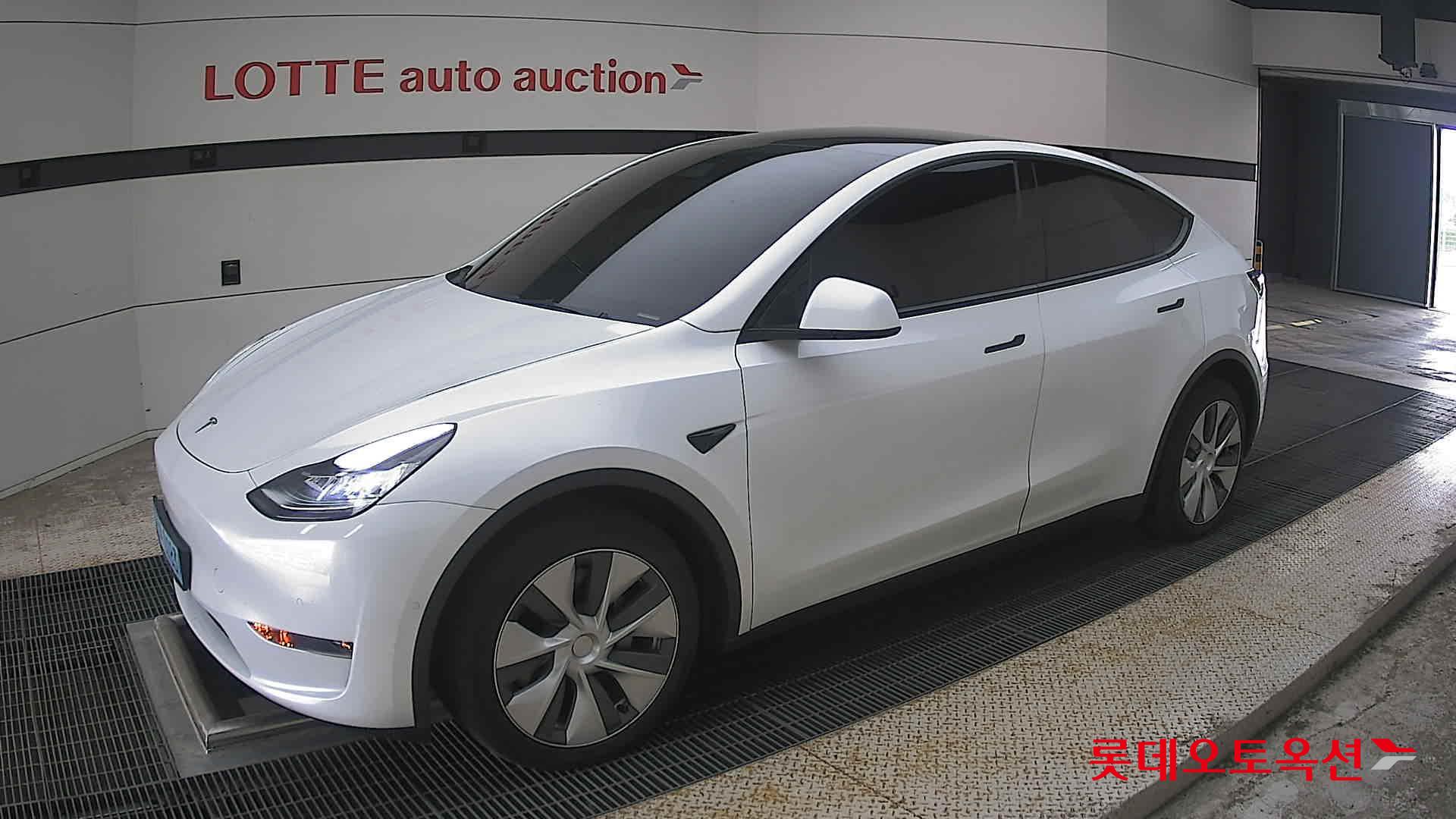 2022 - tesla model y