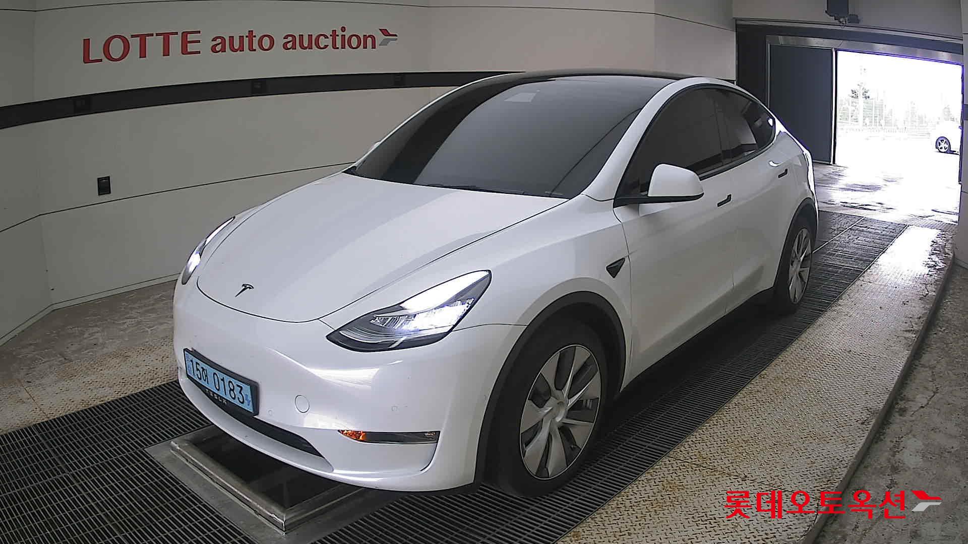 2022 - tesla model y