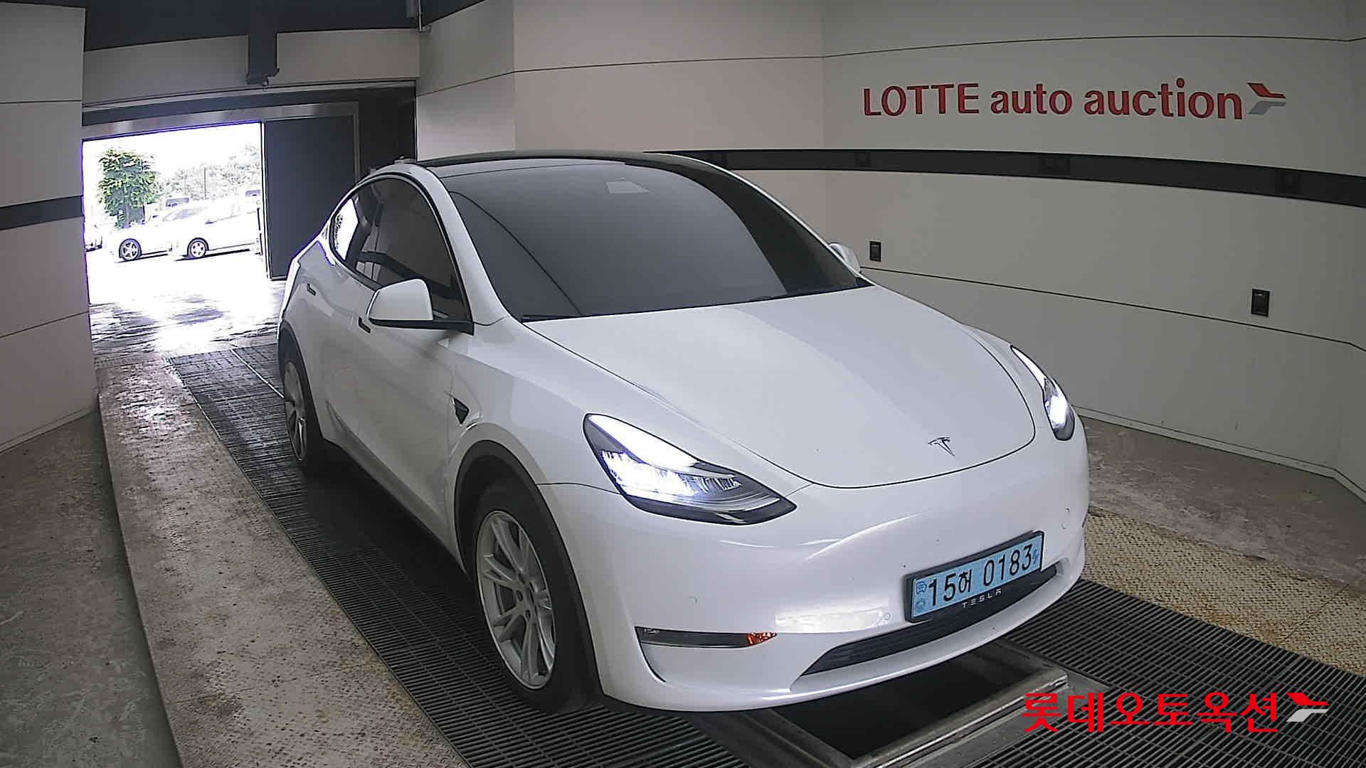2022 - tesla model y