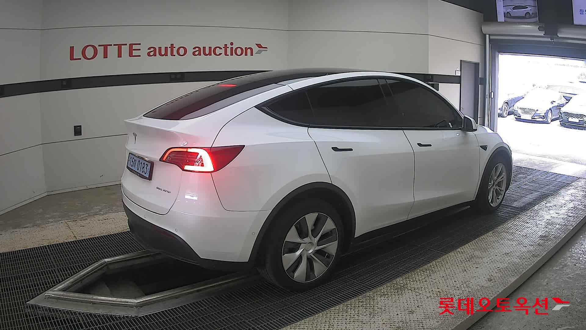 2022 - tesla model y