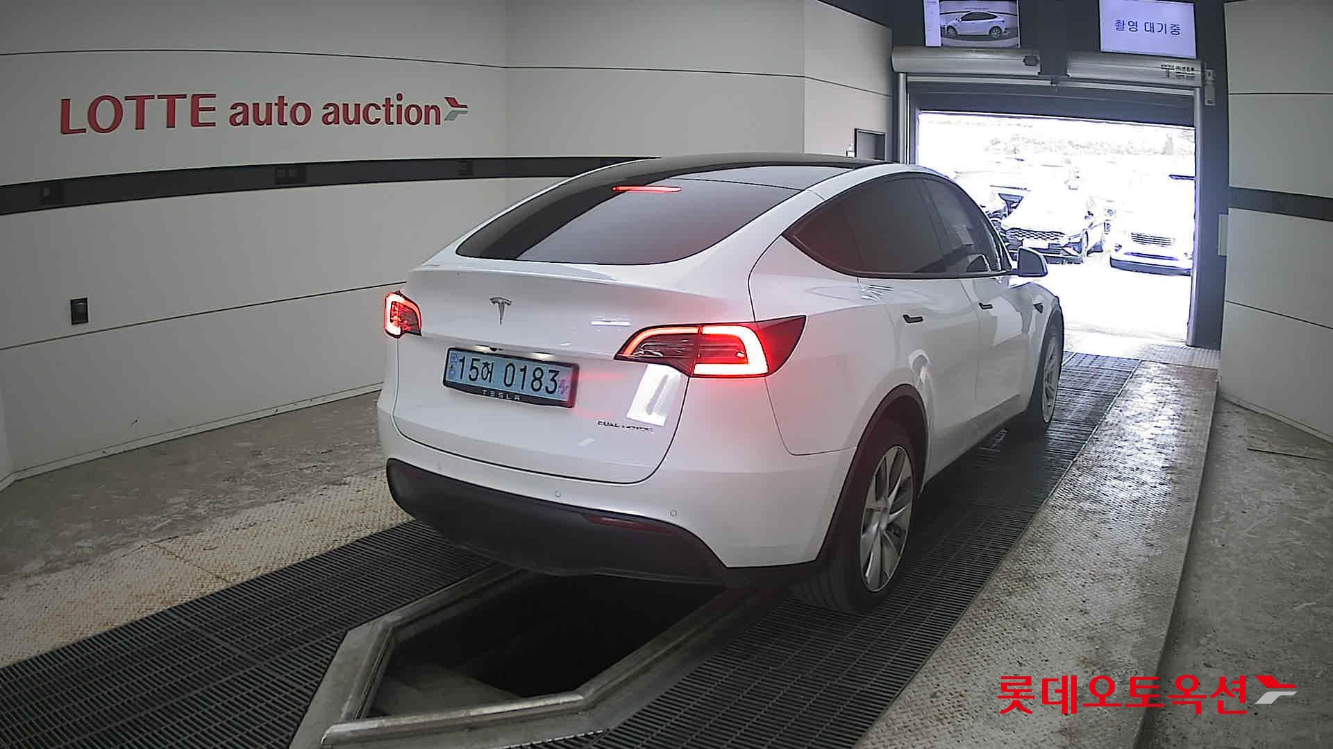 2022 - tesla model y