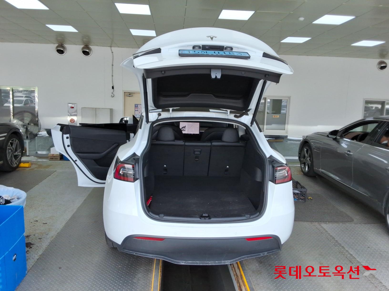 2022 - tesla model y