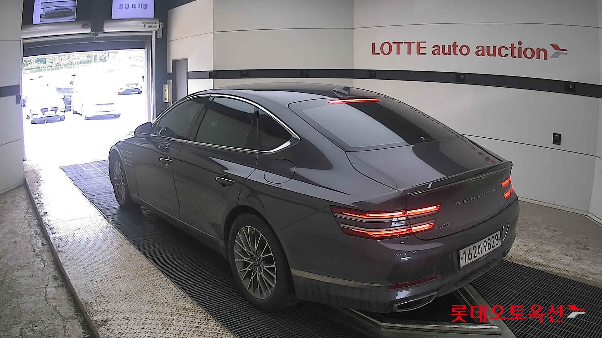 2021 - genesis g80