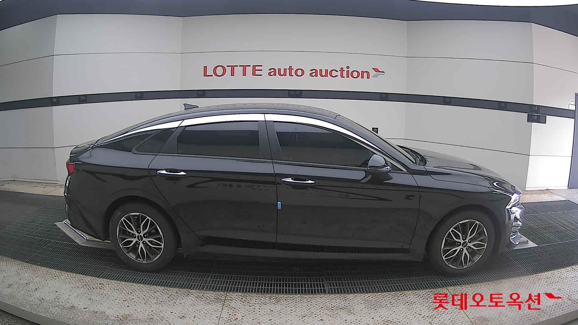 2022 - kia k5