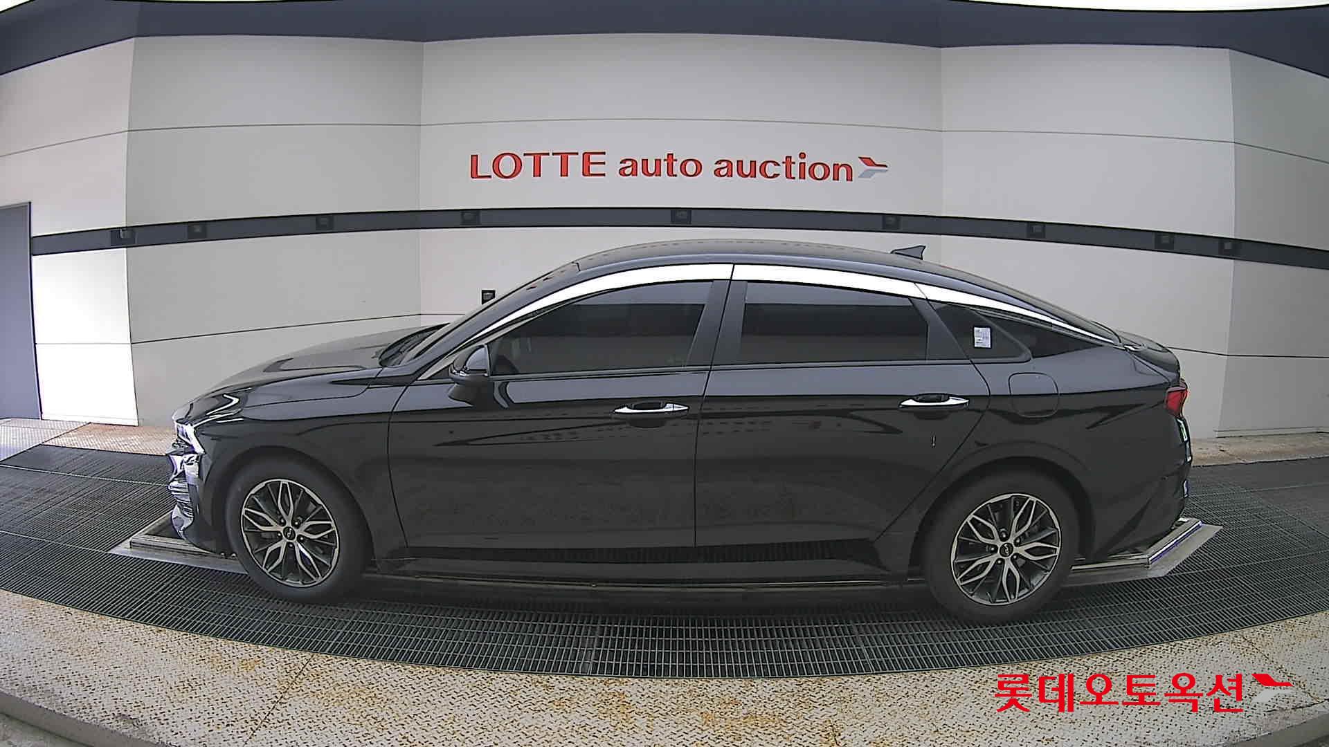 2022 - kia k5