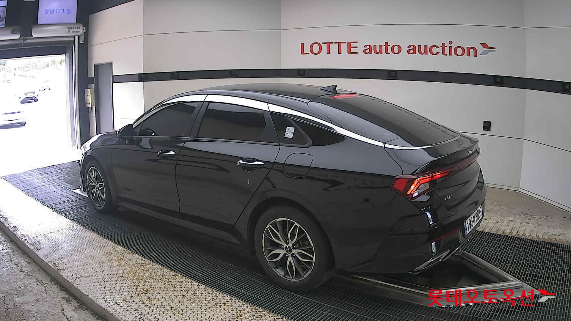 2022 - kia k5