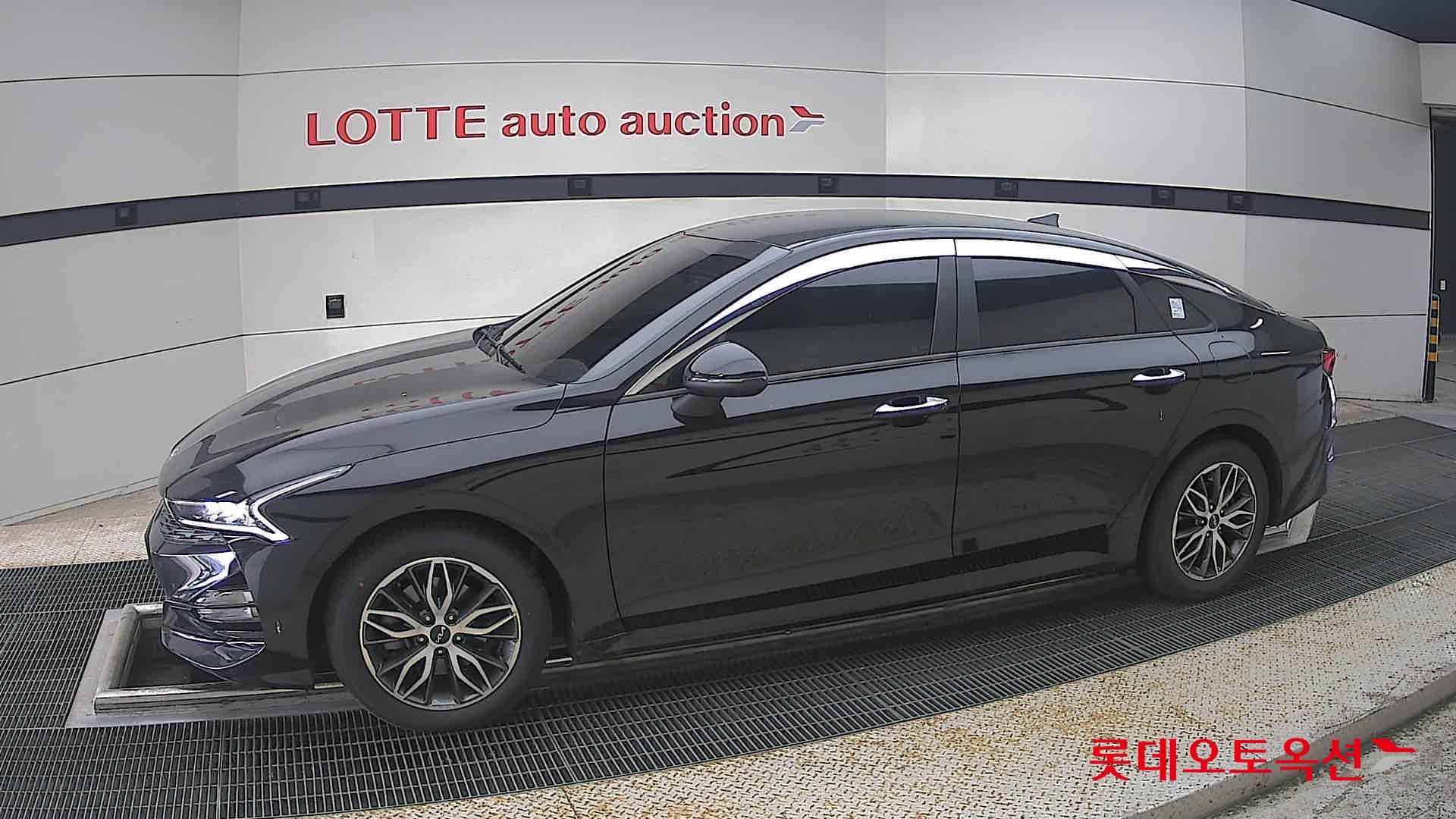 2022 - kia k5