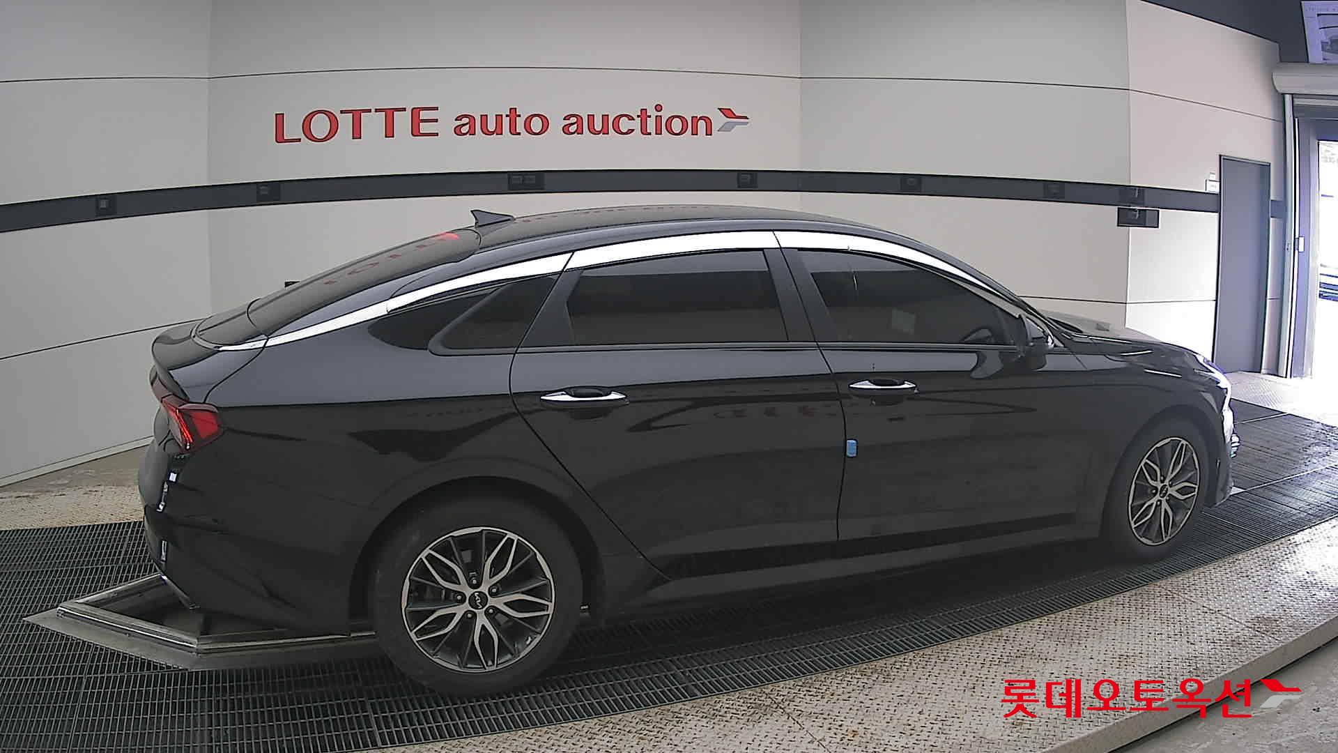 2022 - kia k5