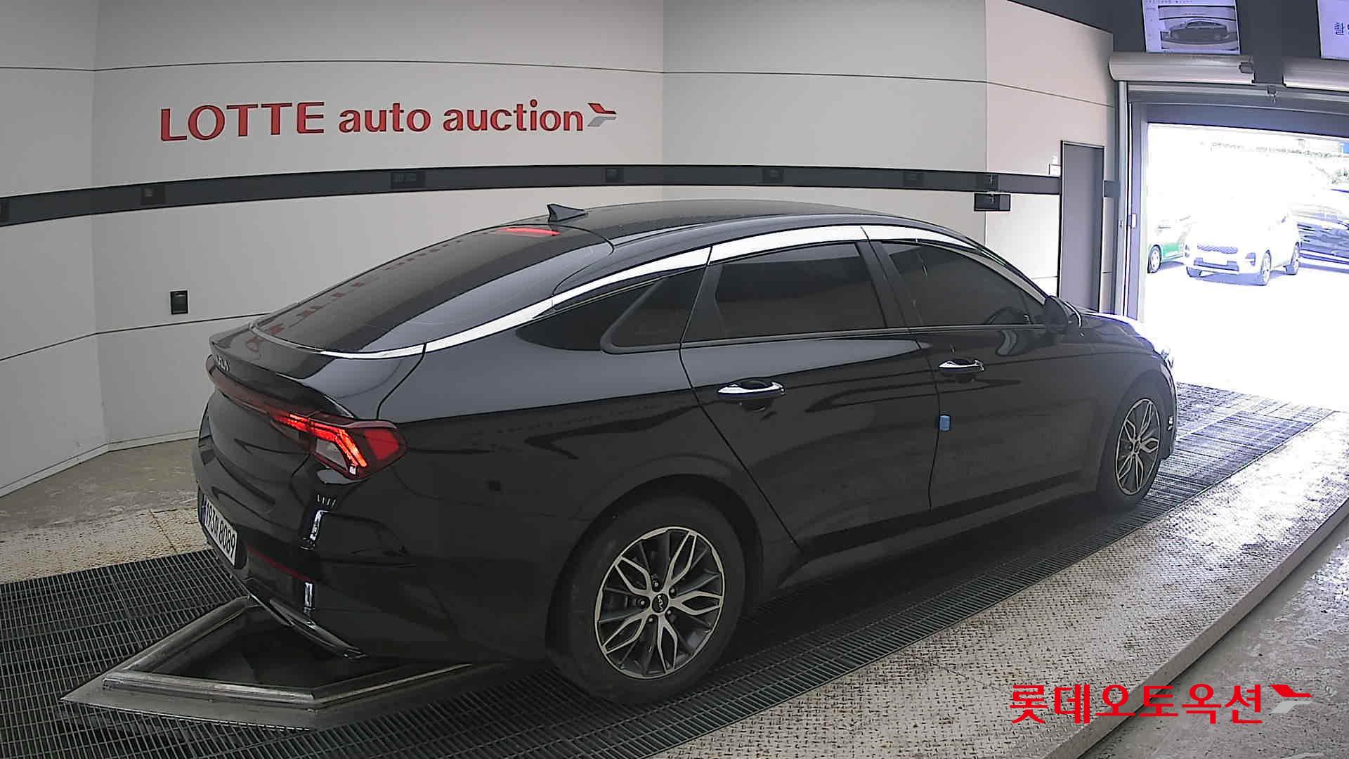 2022 - kia k5