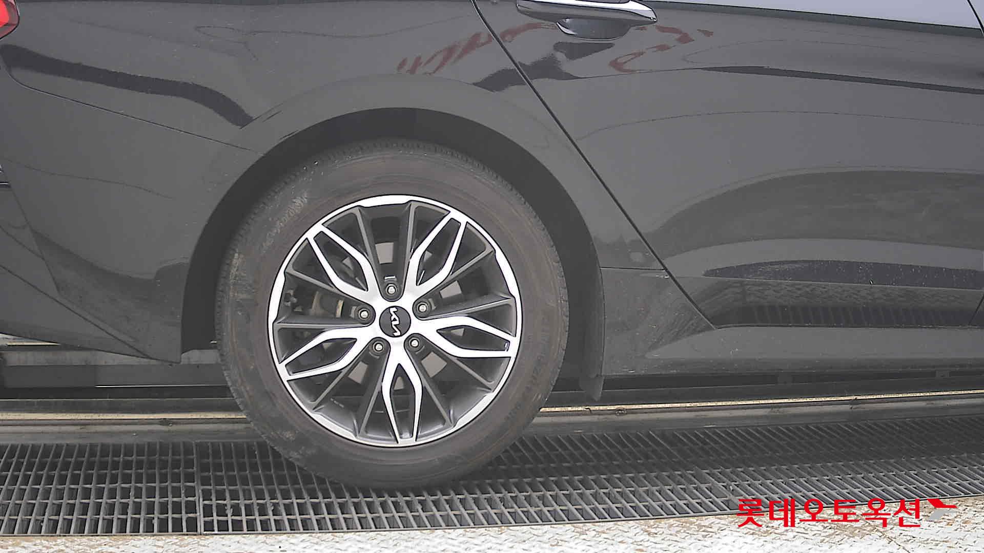 2022 - kia k5