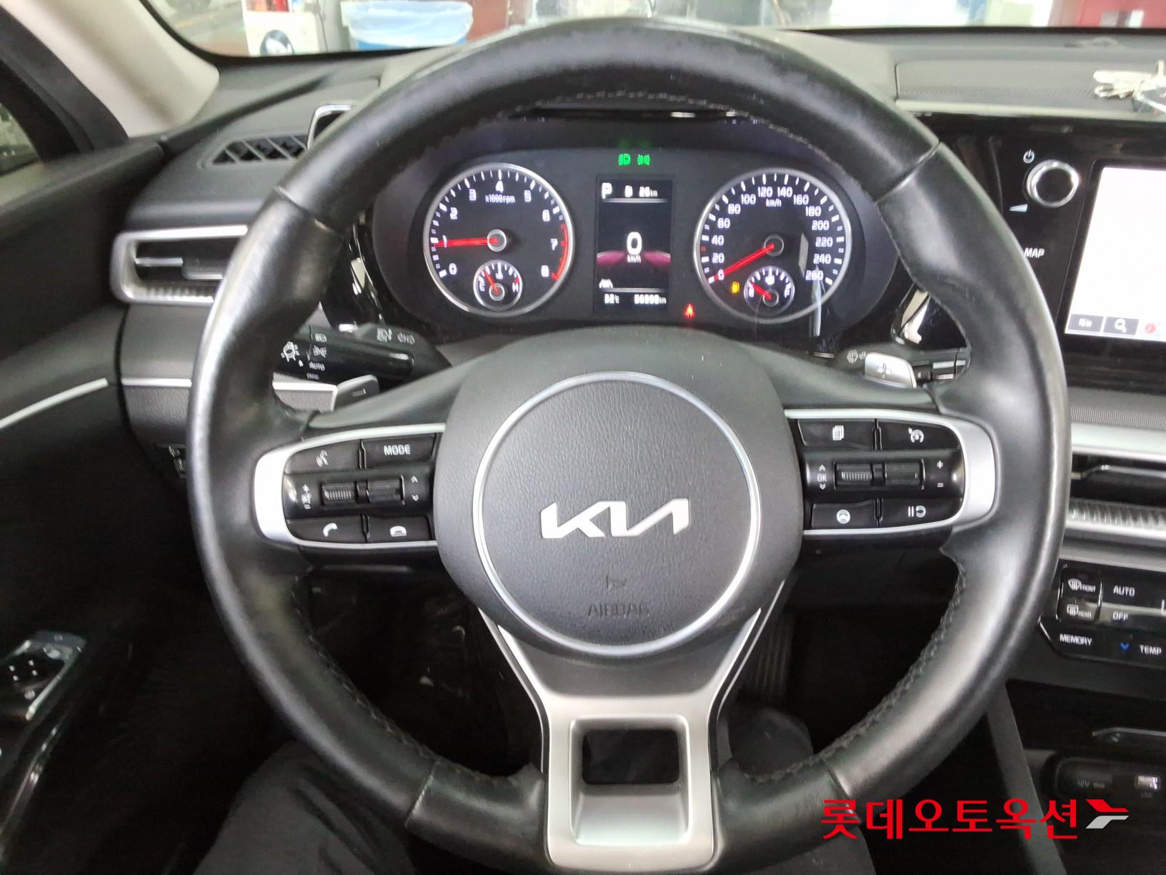2022 - kia k5