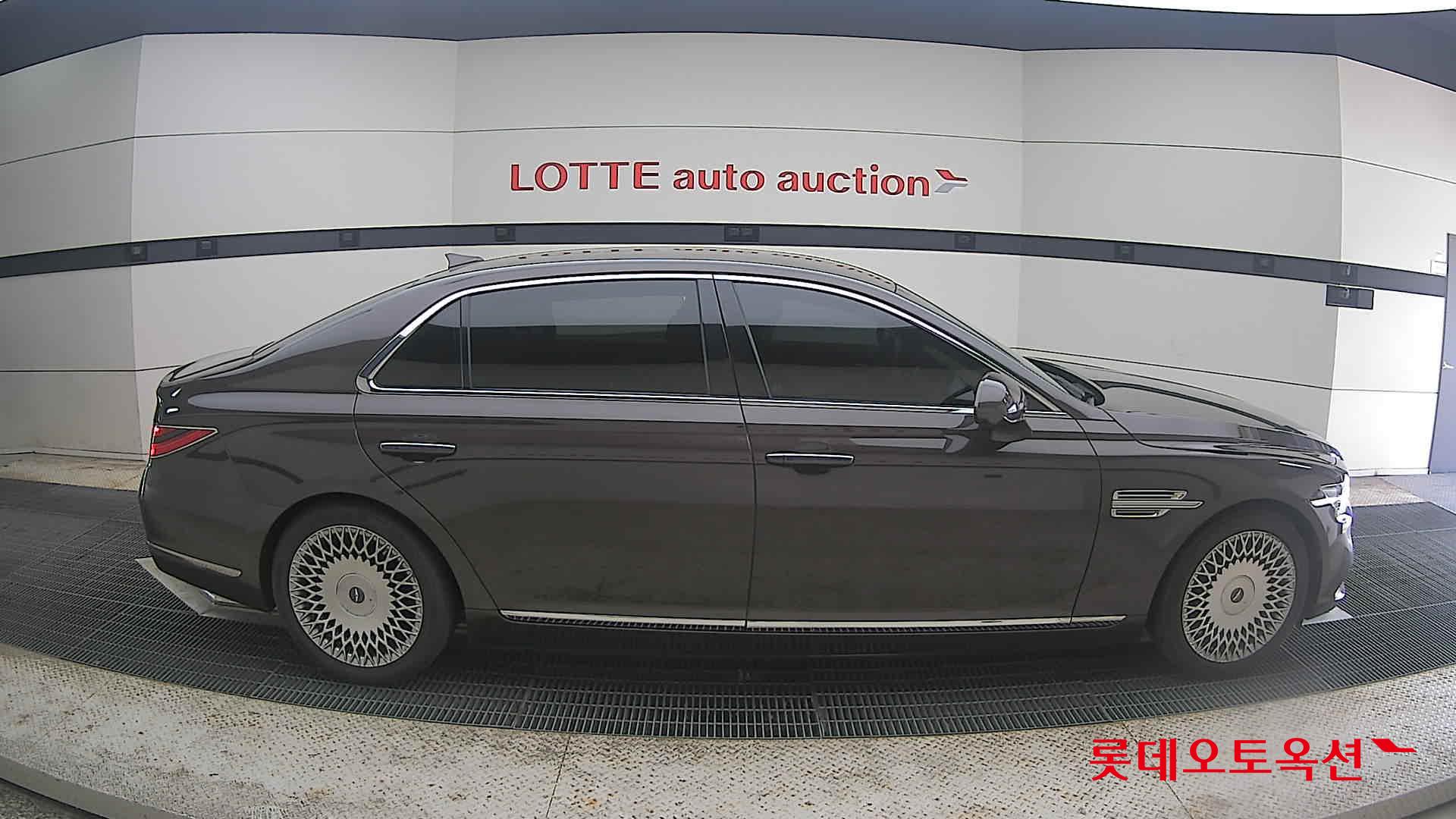 2021 - genesis g90