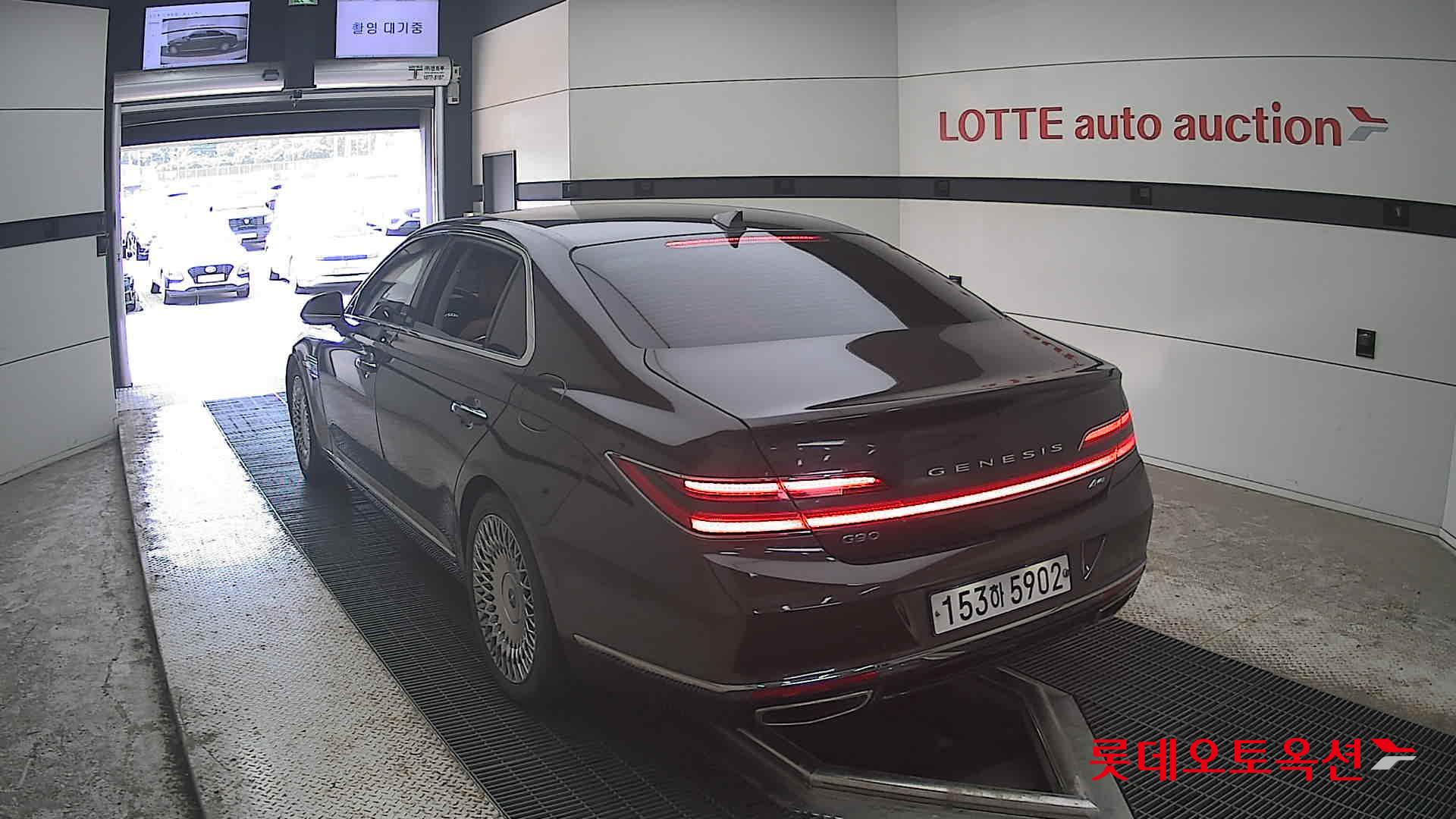 2021 - genesis g90