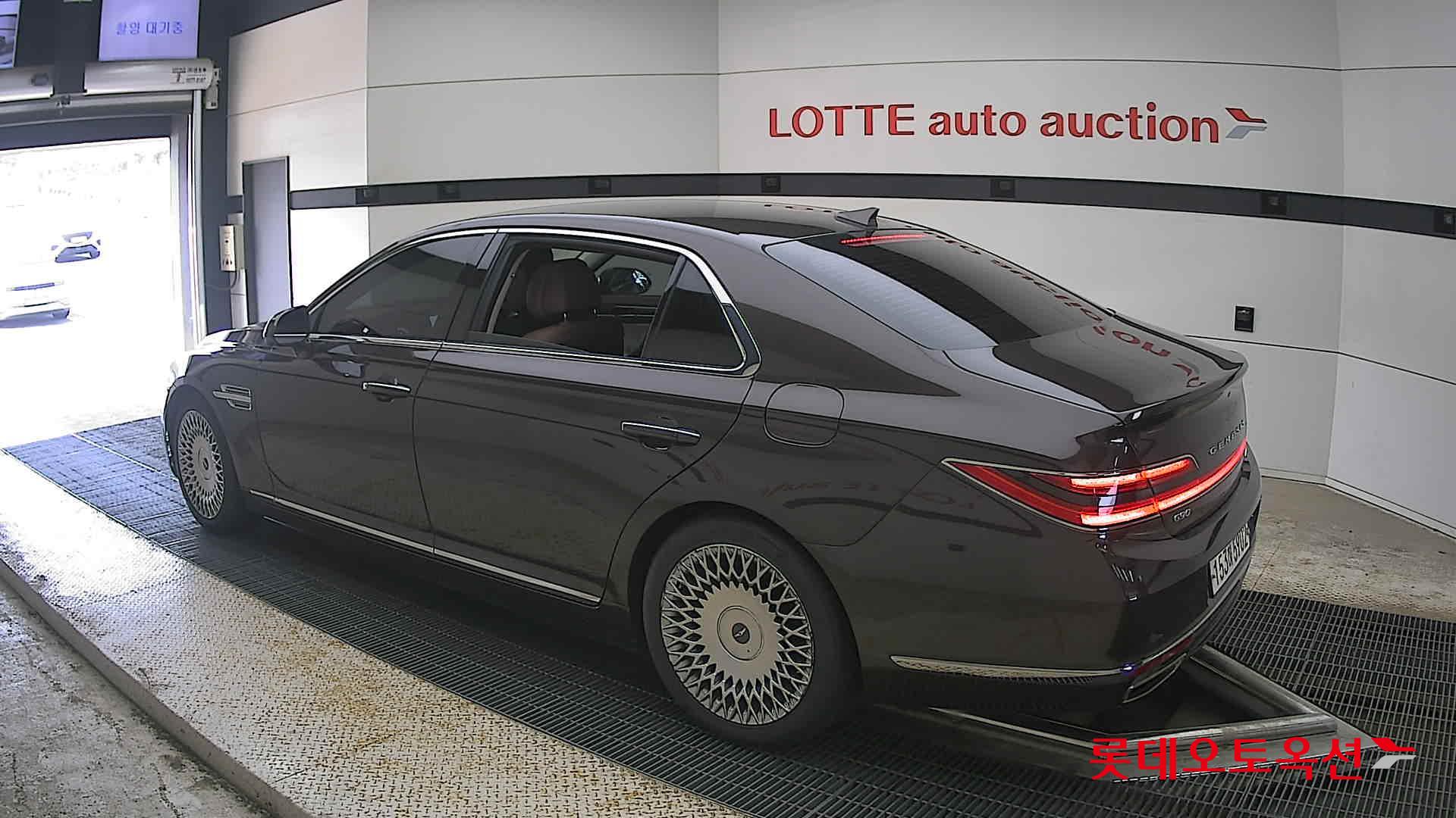 2021 - genesis g90