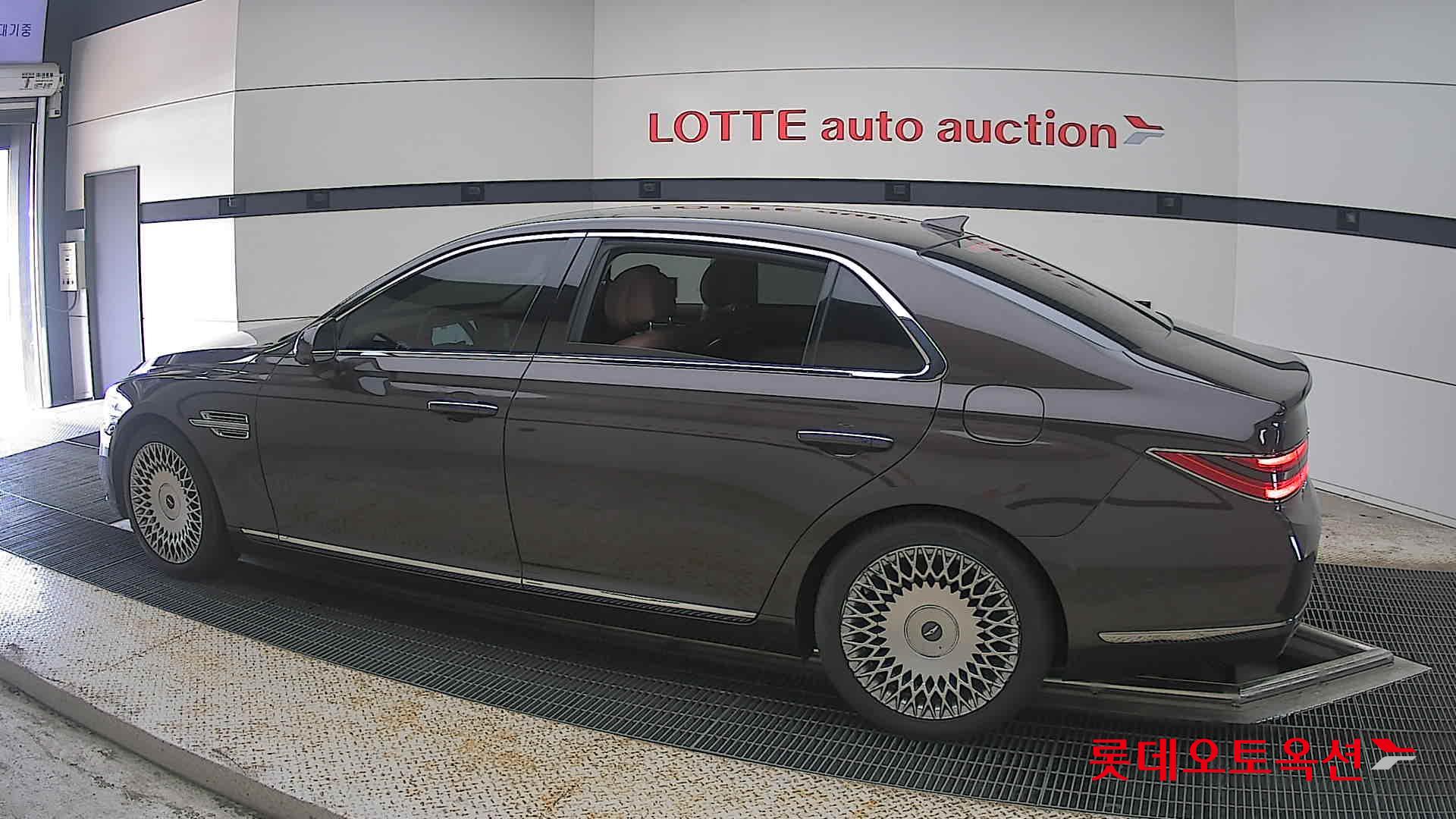 2021 - genesis g90