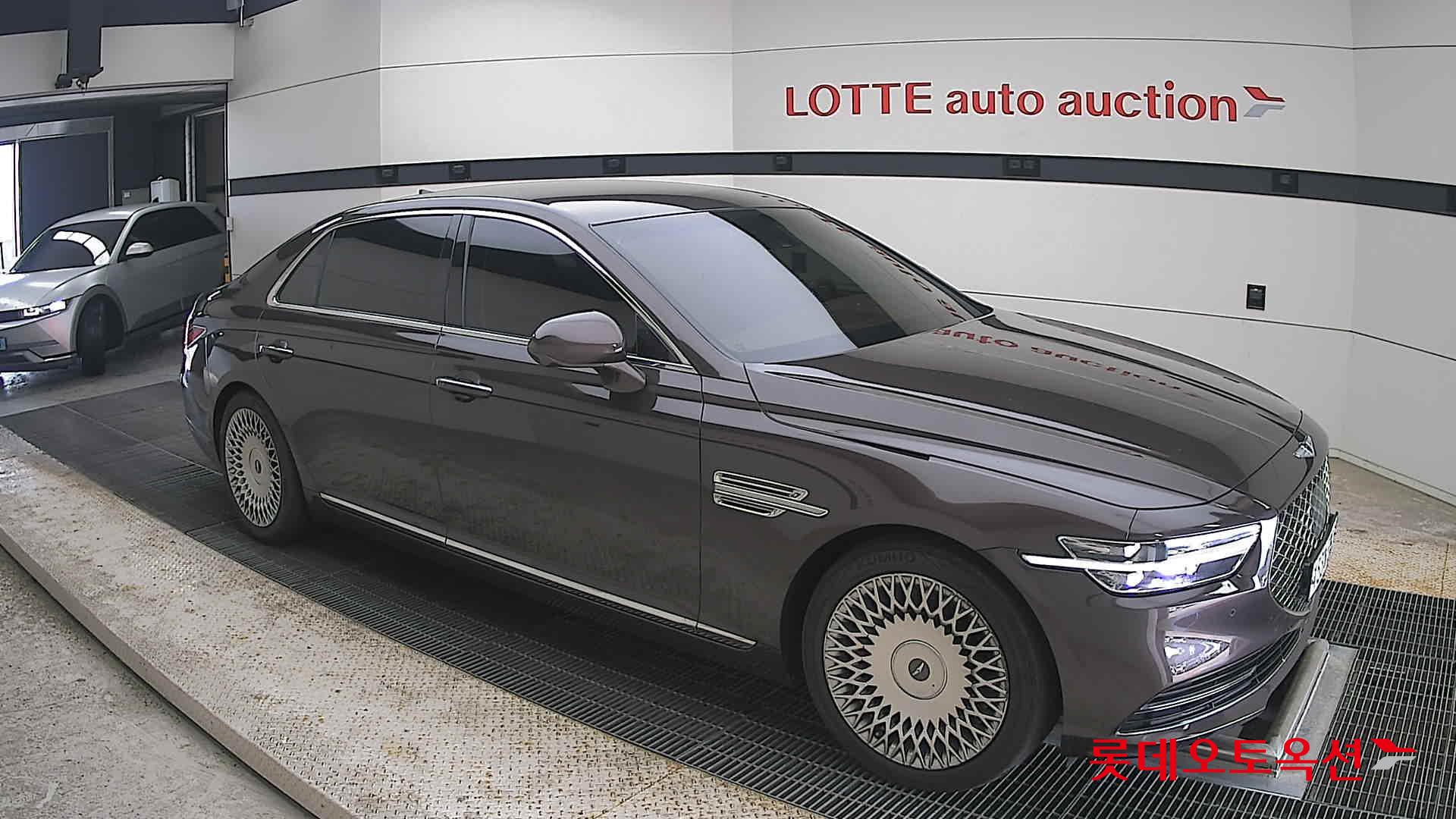 2021 - genesis g90