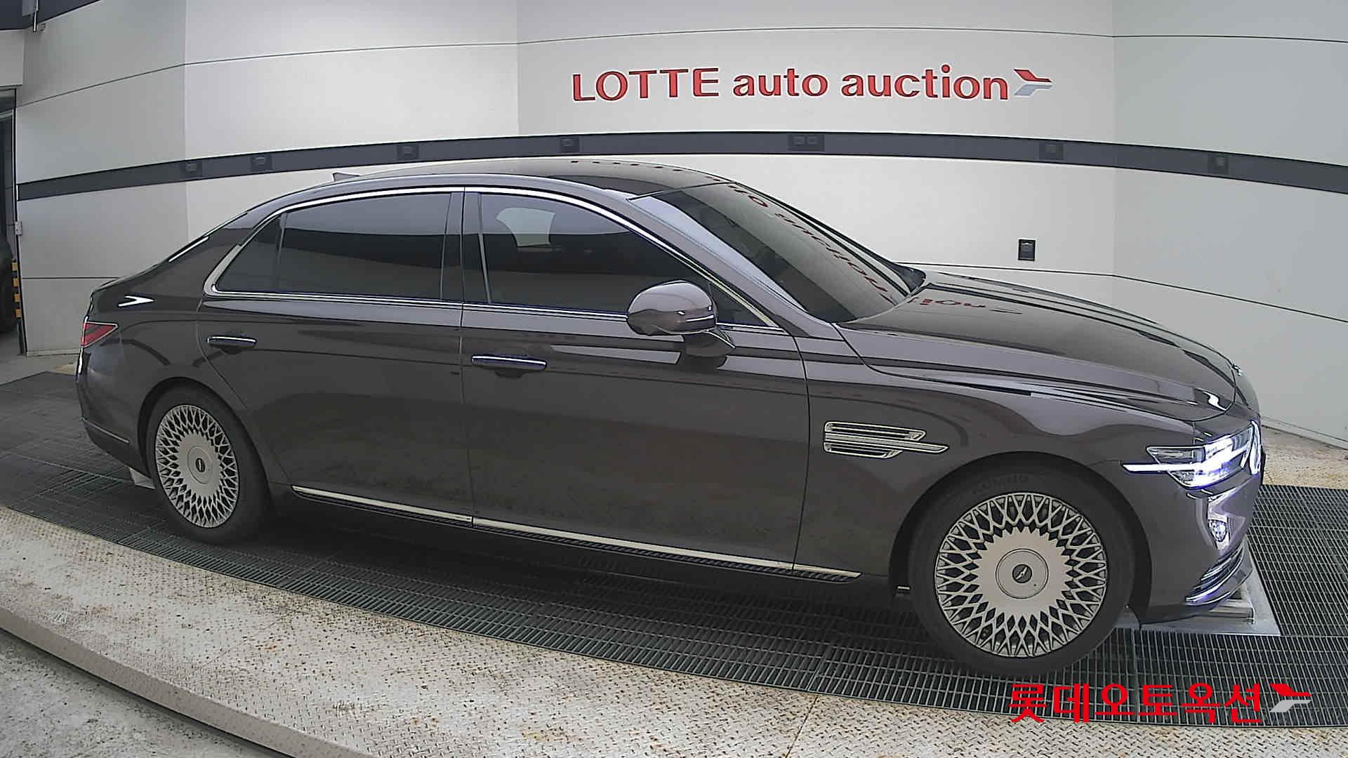 2021 - genesis g90