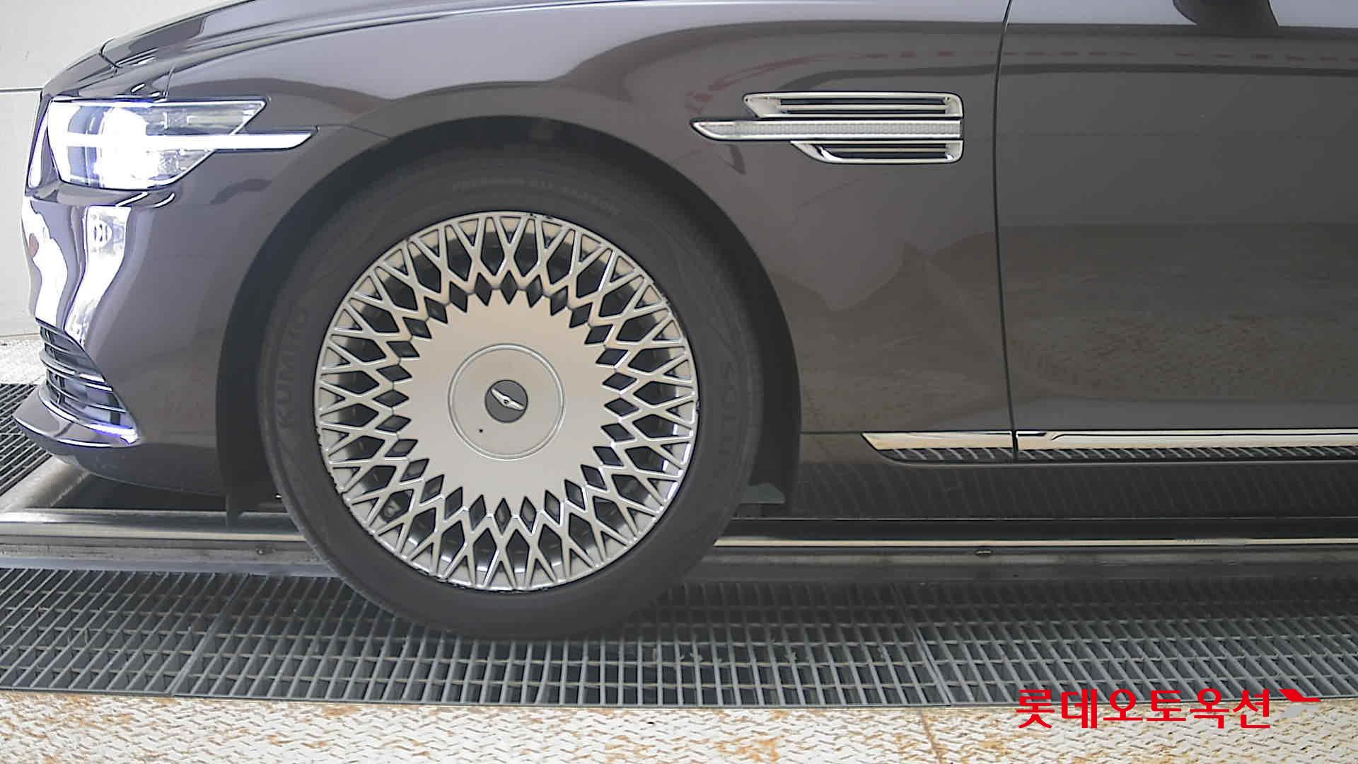 2021 - genesis g90