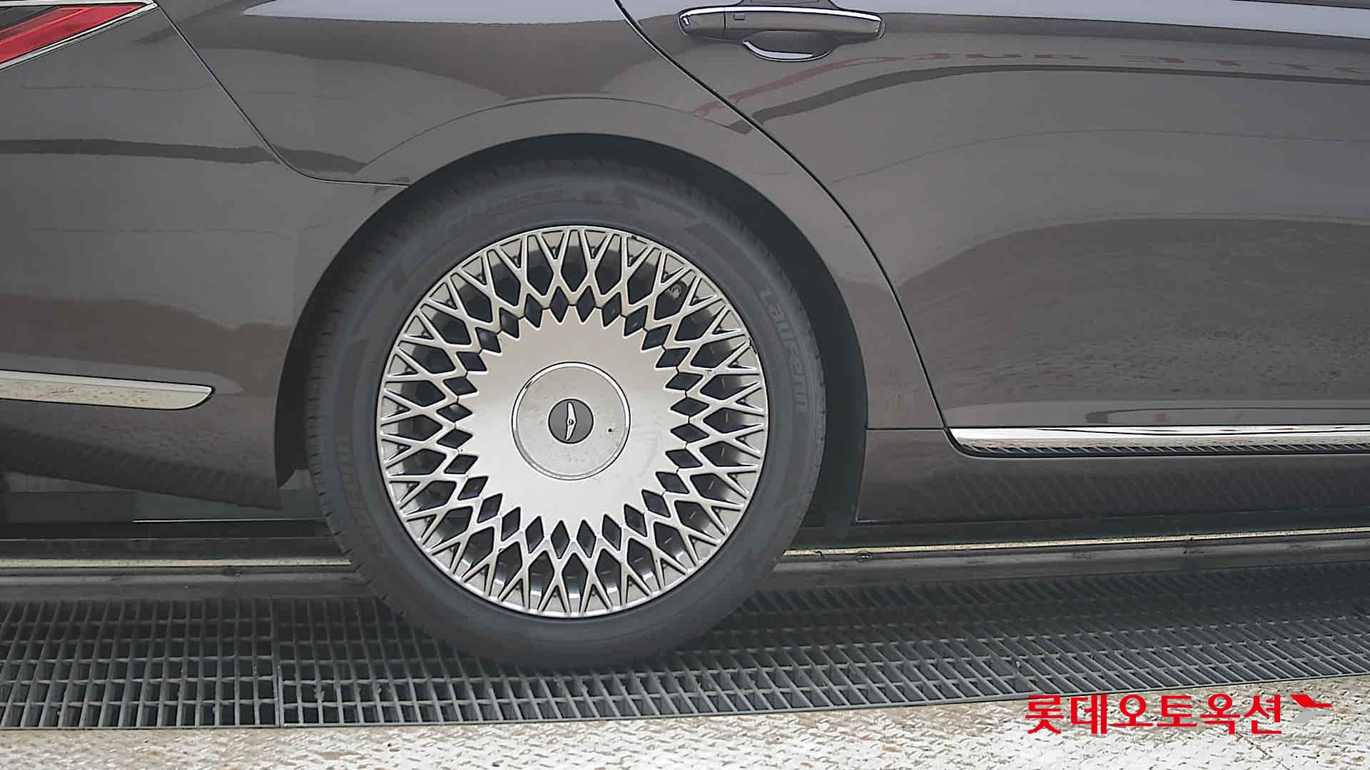 2021 - genesis g90