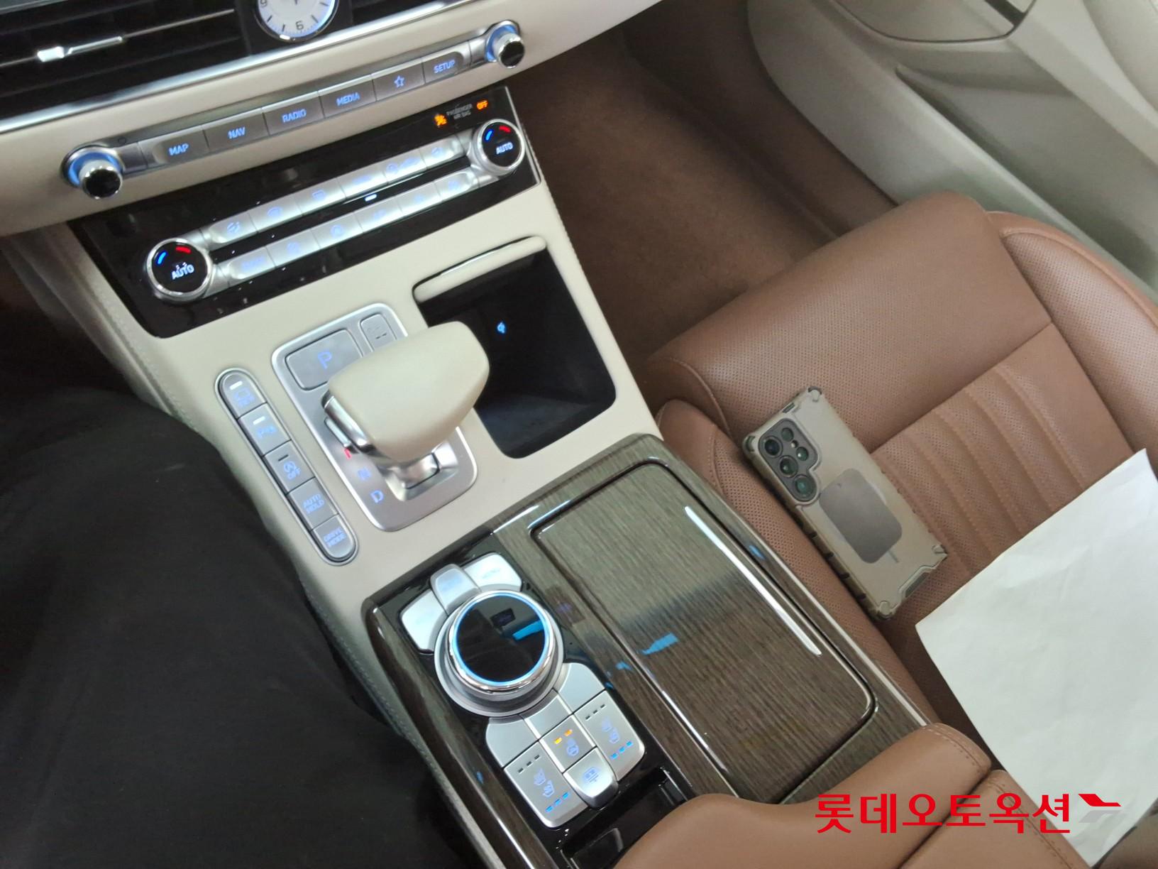 2021 - genesis g90