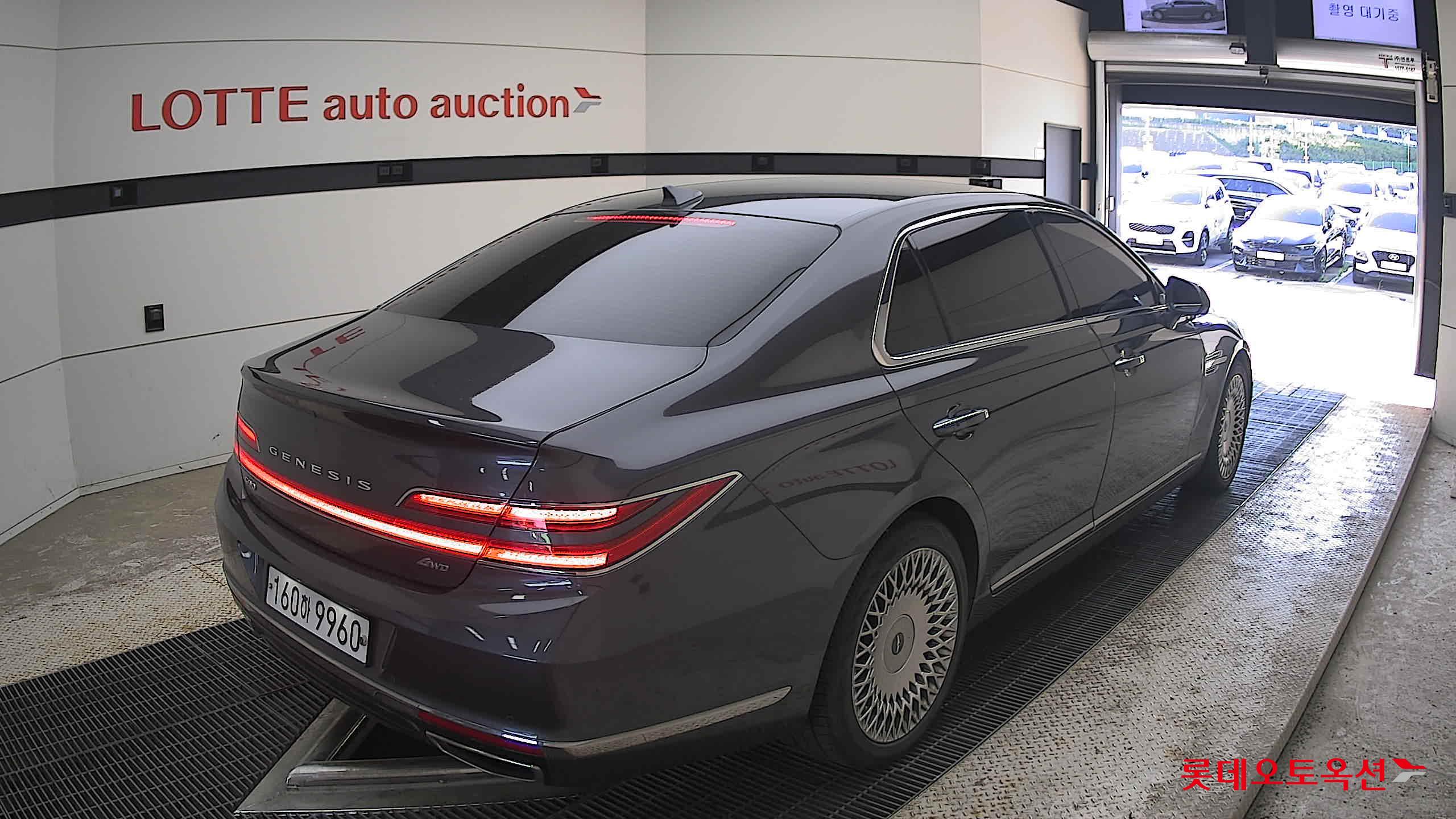 2021 - genesis g90