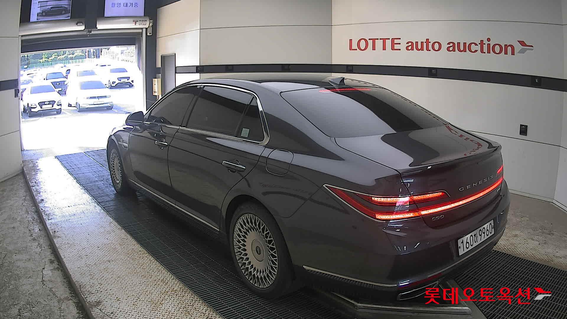 2021 - genesis g90