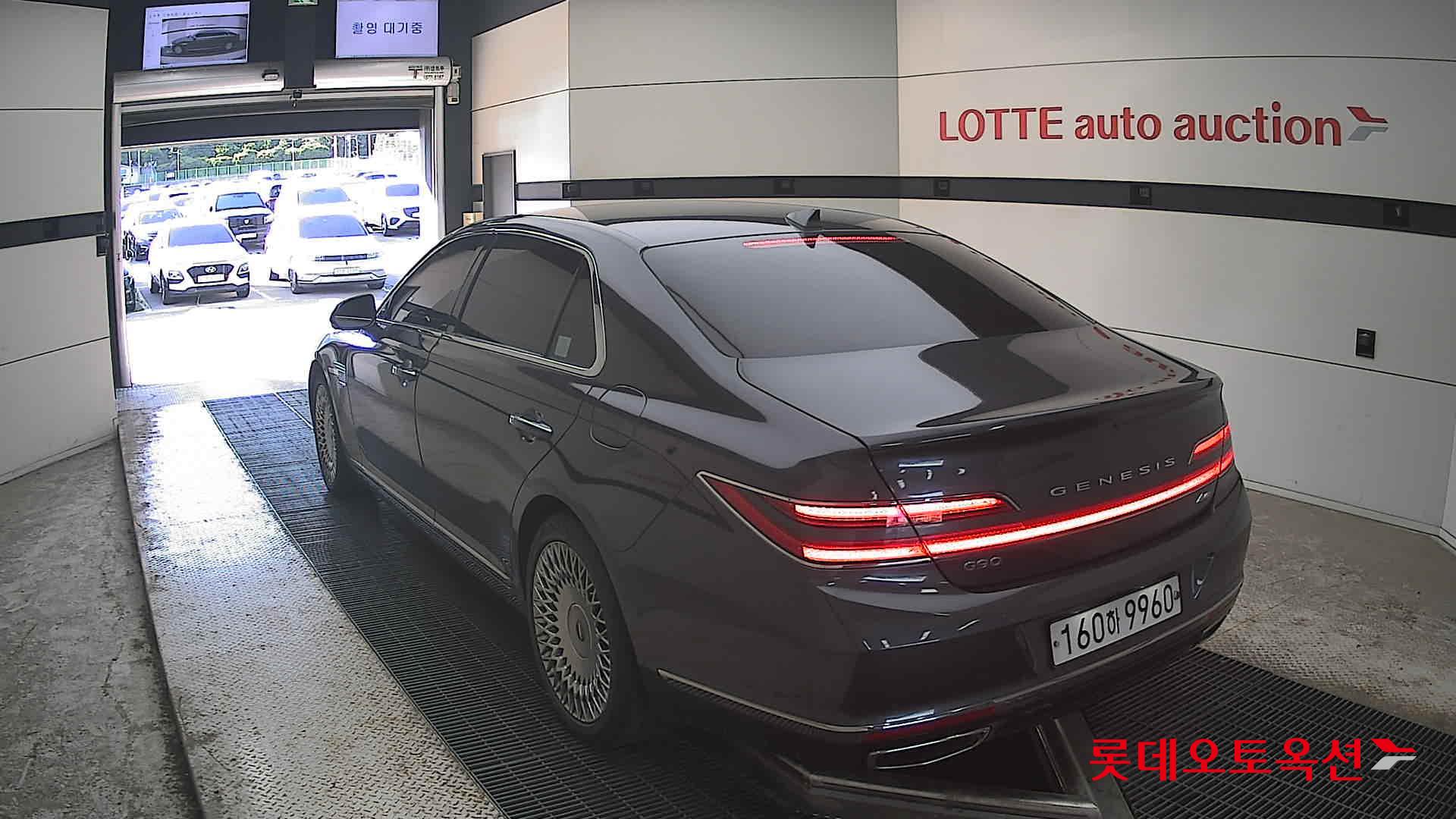 2021 - genesis g90