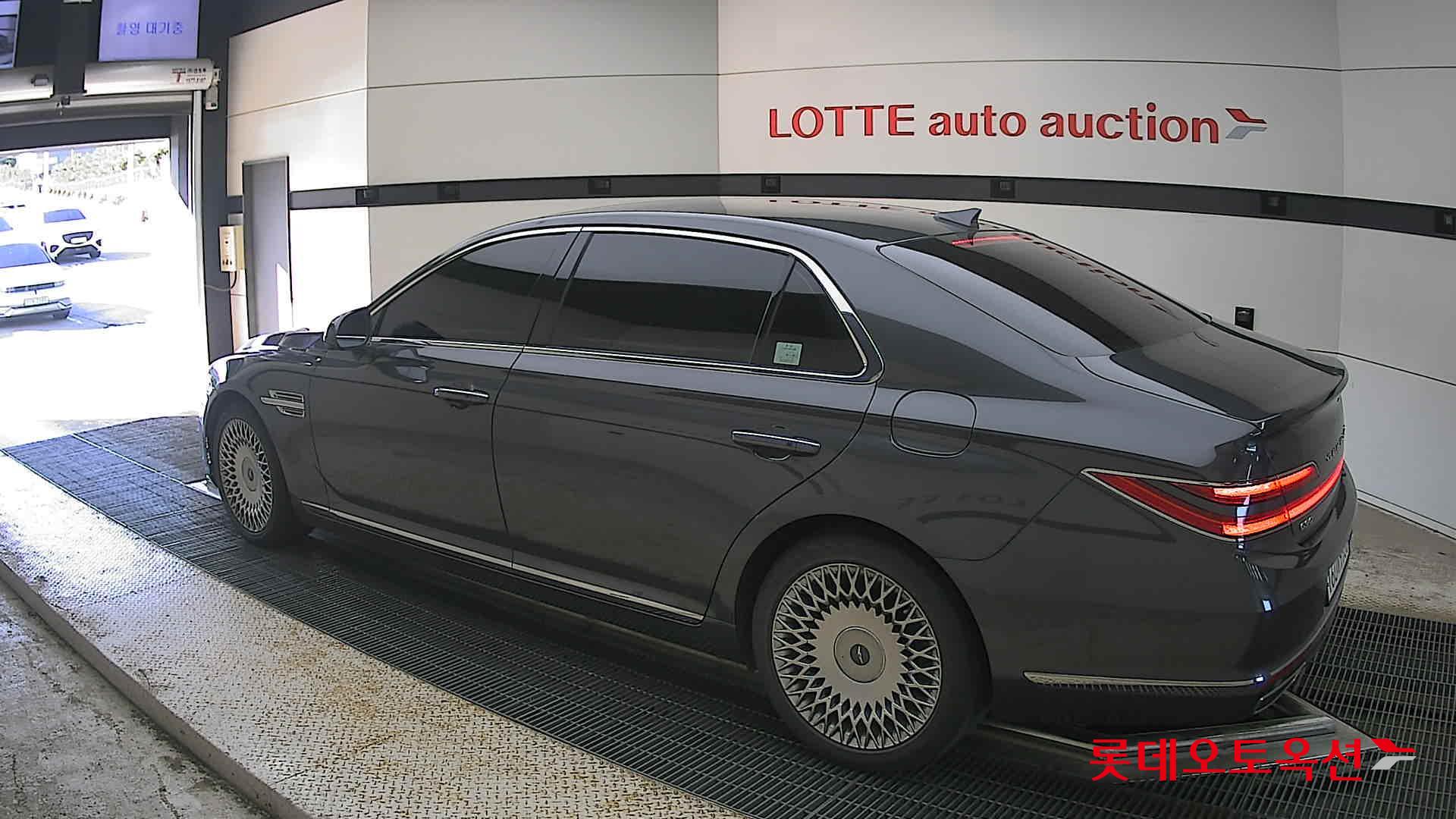 2021 - genesis g90