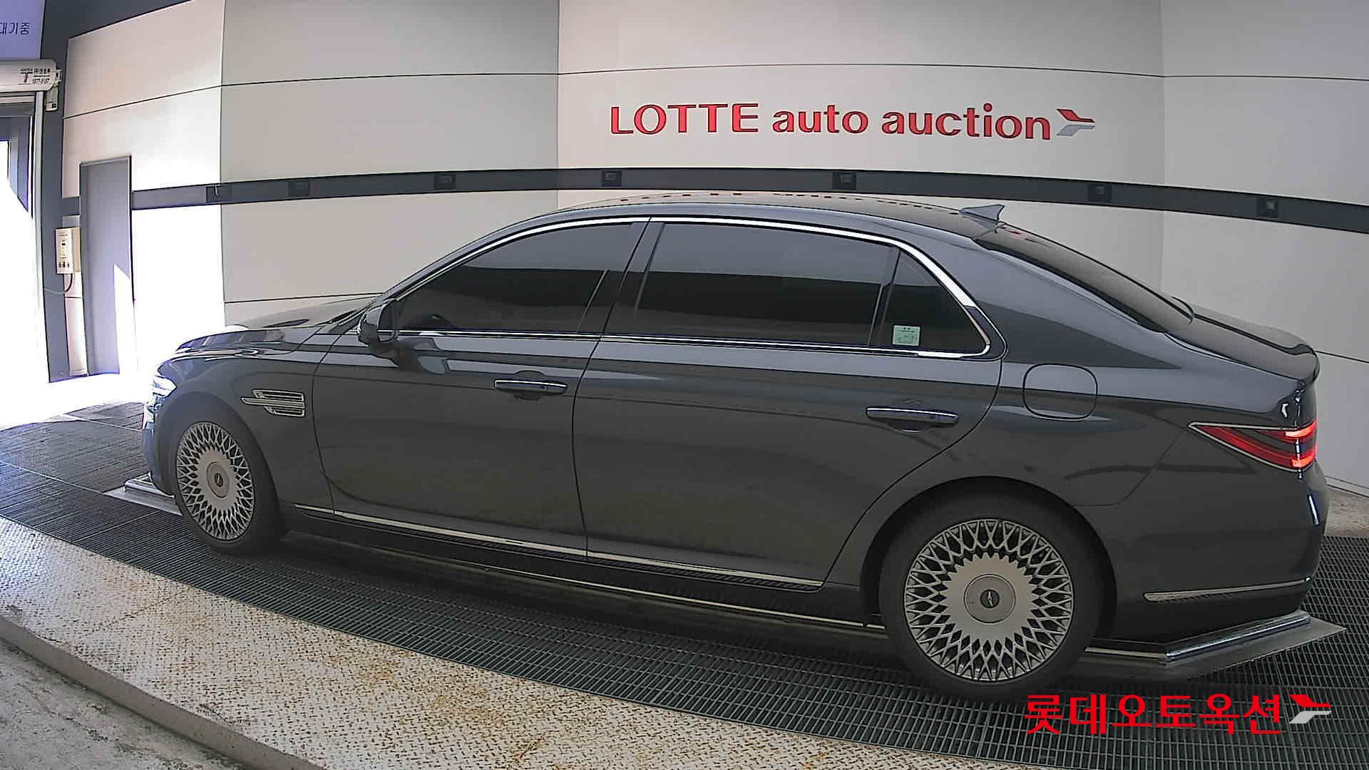 2021 - genesis g90