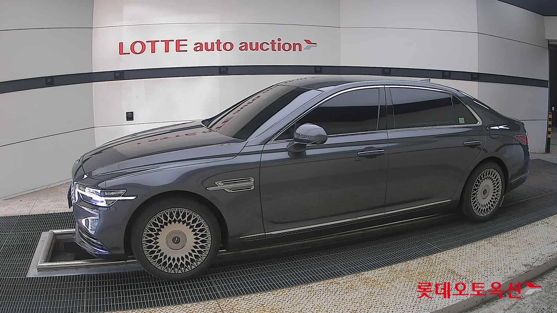 2021 - genesis g90