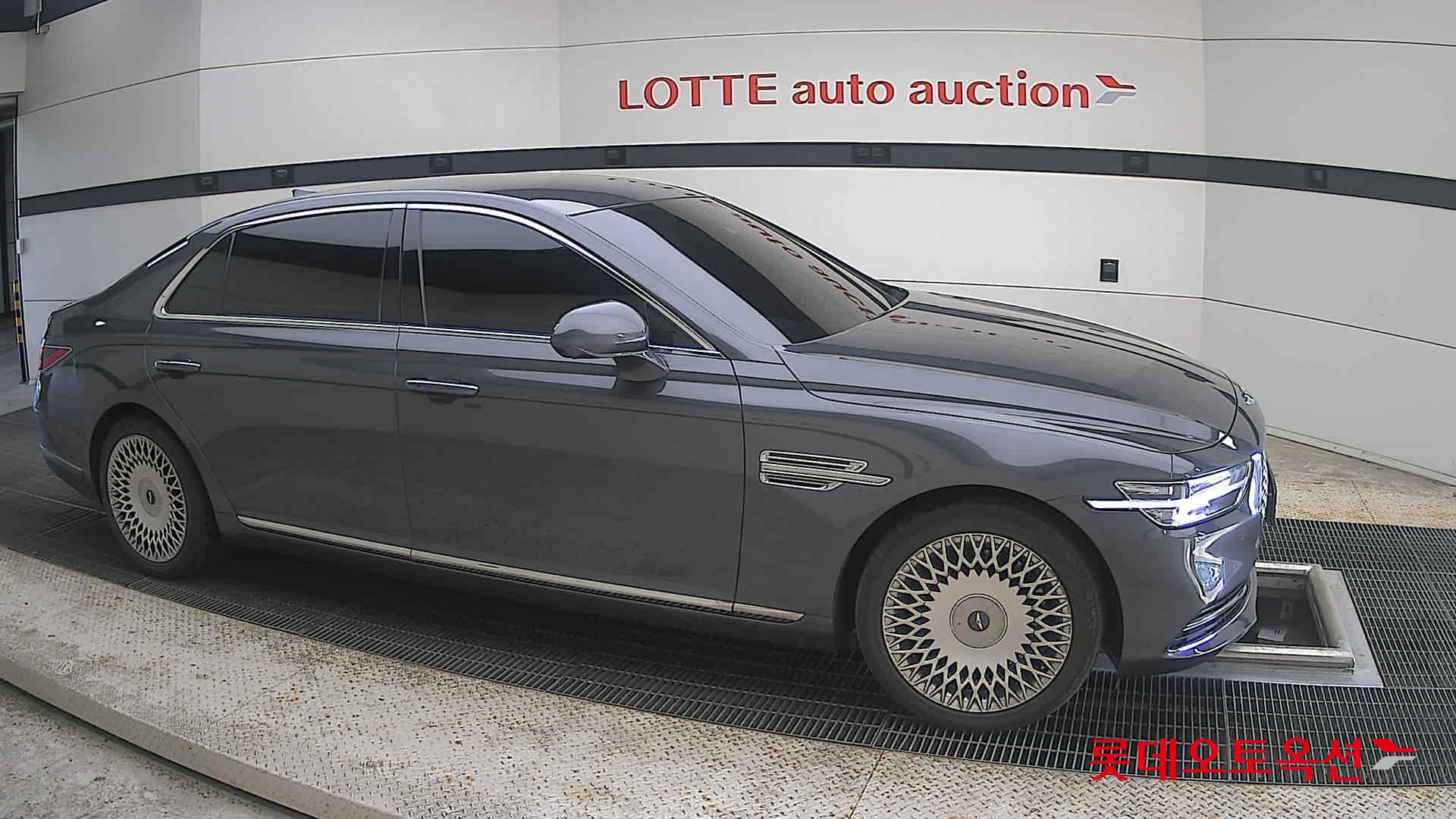 2021 - genesis g90