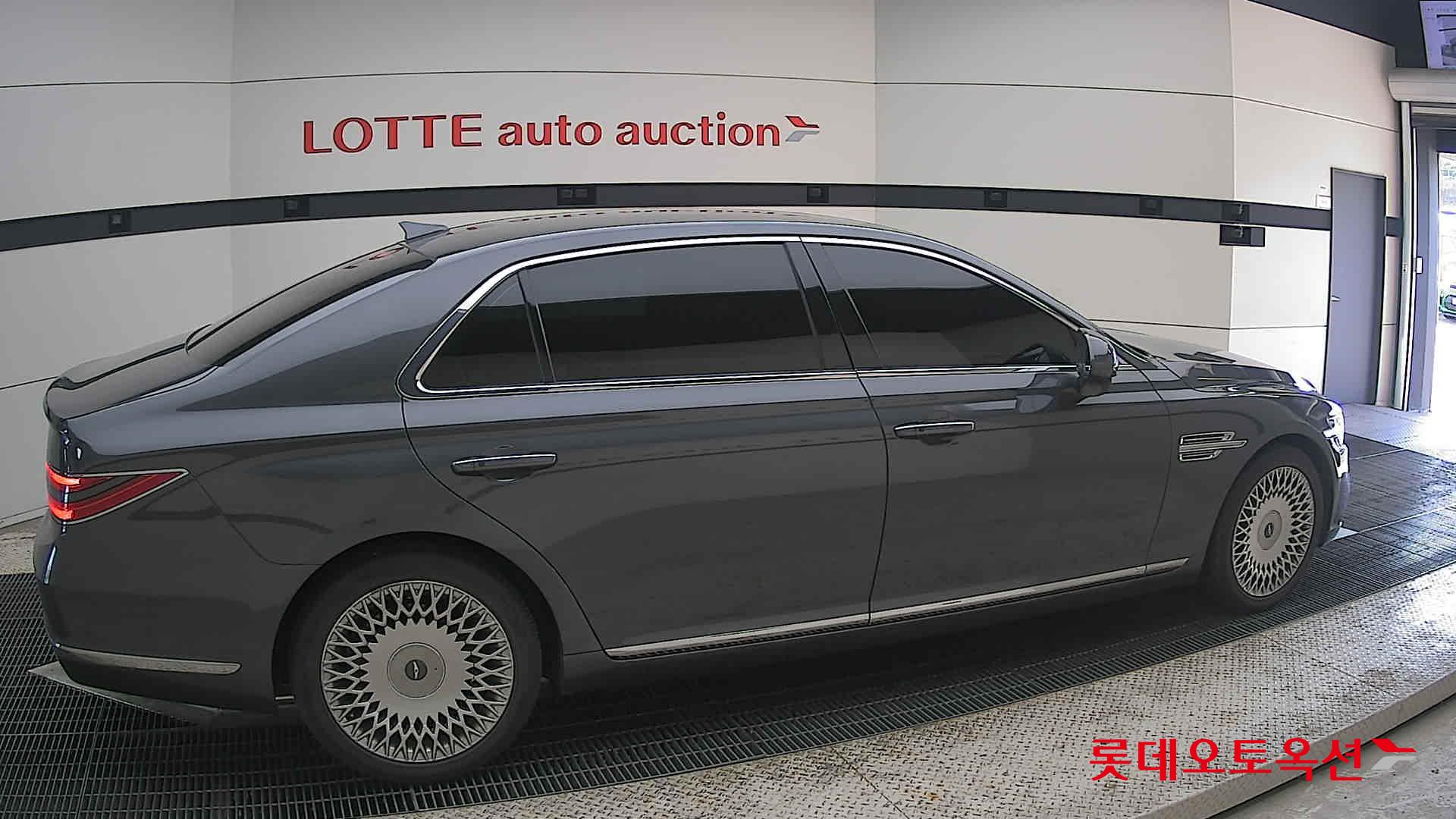 2021 - genesis g90