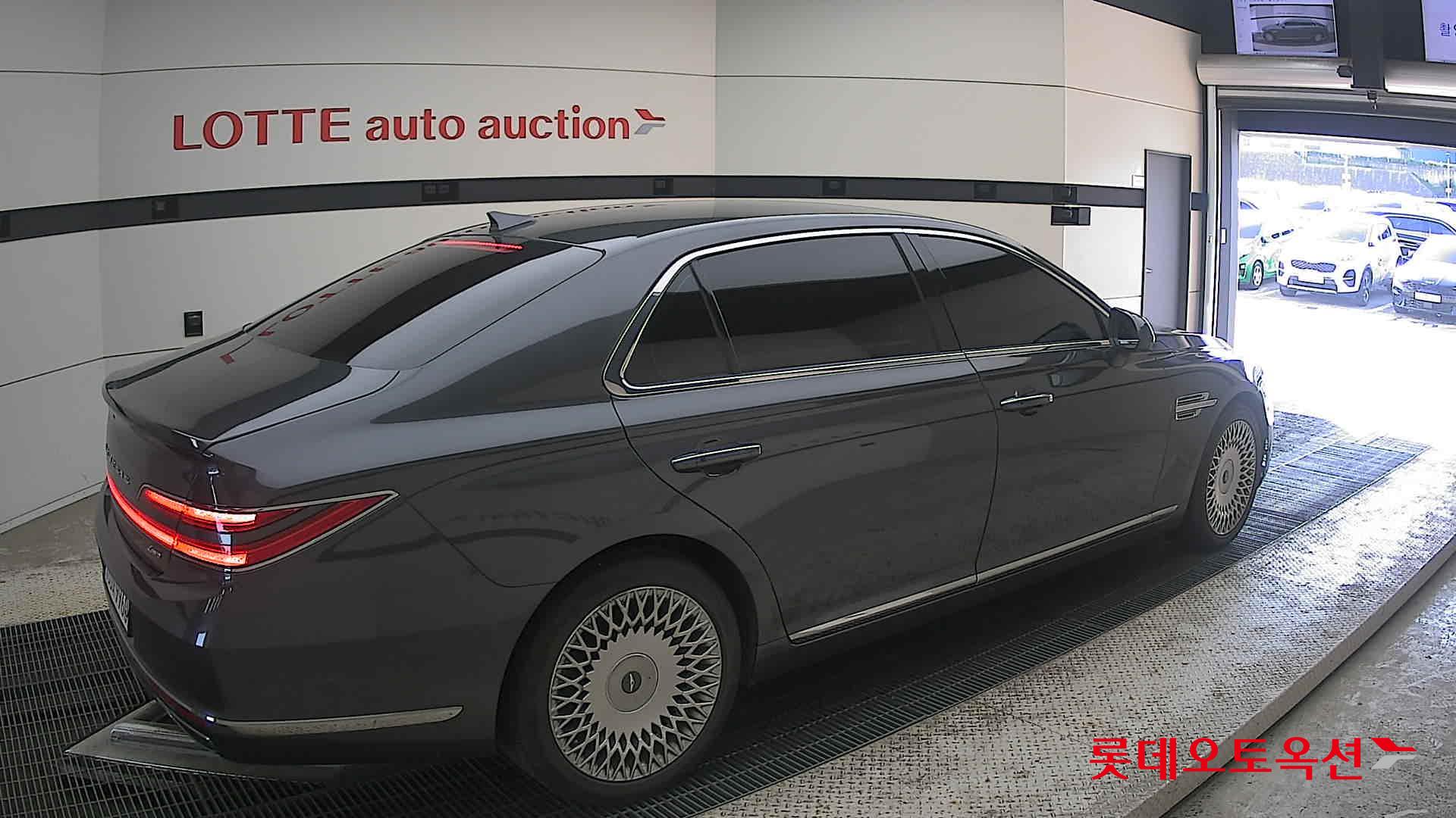 2021 - genesis g90