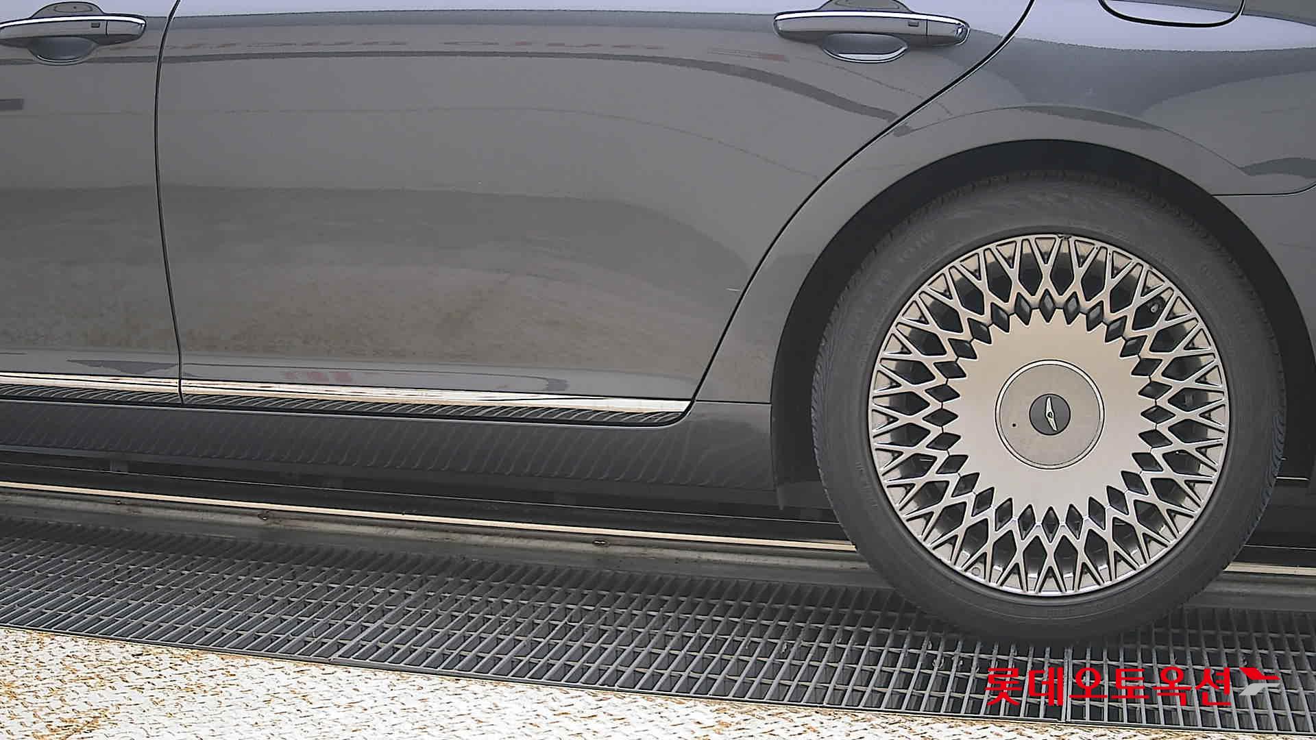 2021 - genesis g90