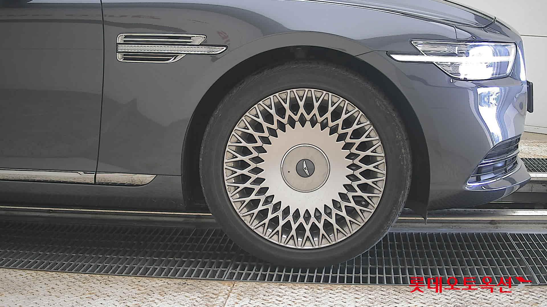 2021 - genesis g90