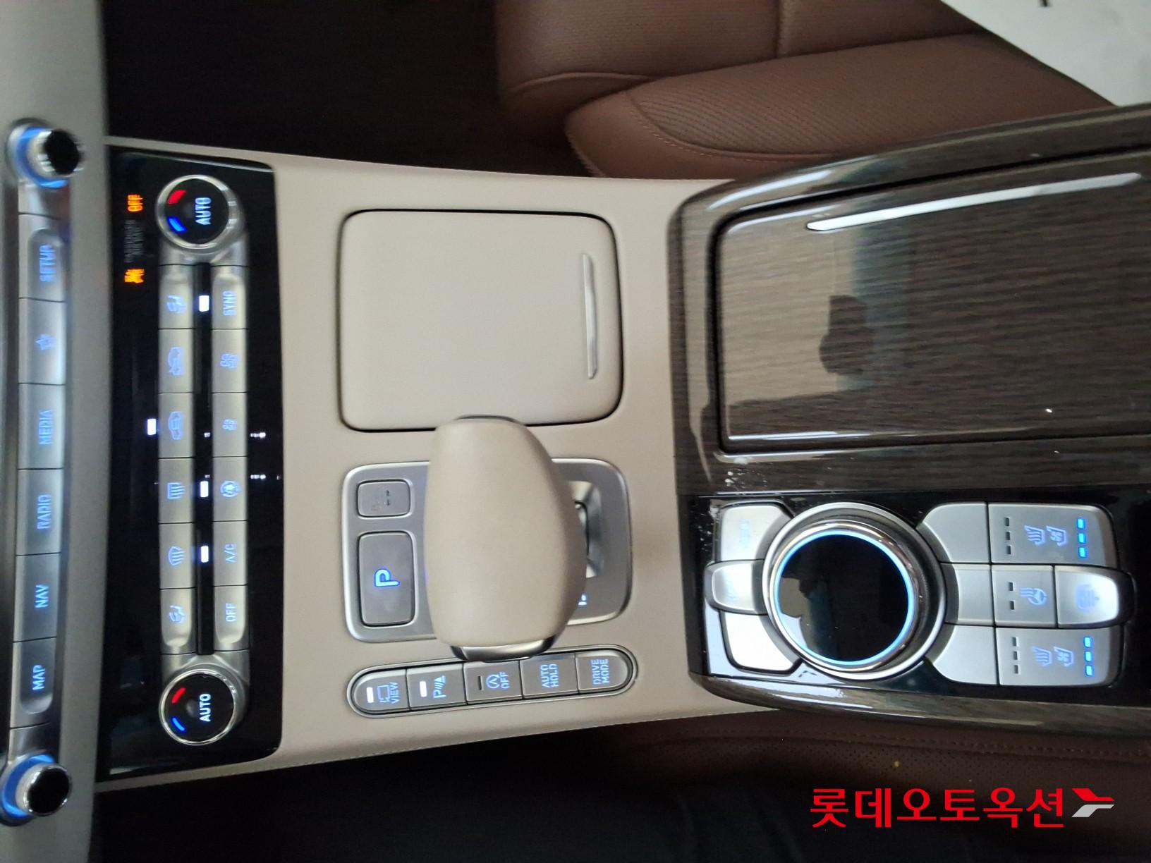 2021 - genesis g90