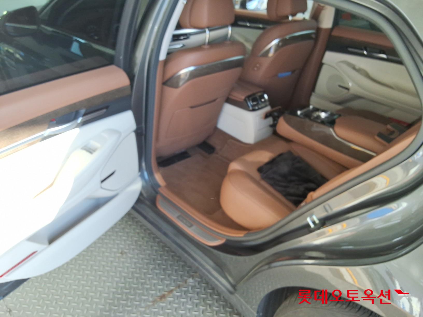 2021 - genesis g90