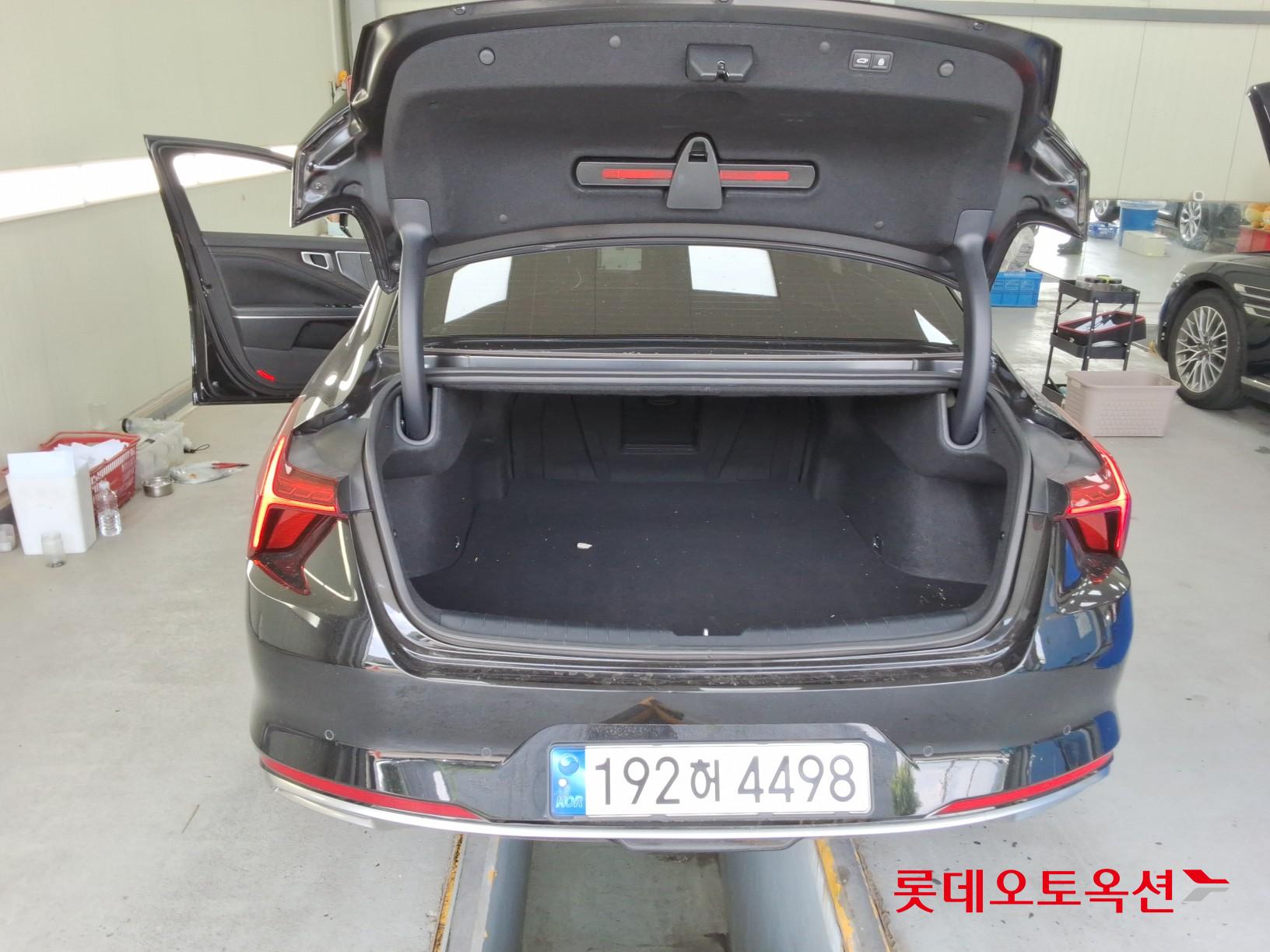 2023 - kia k8