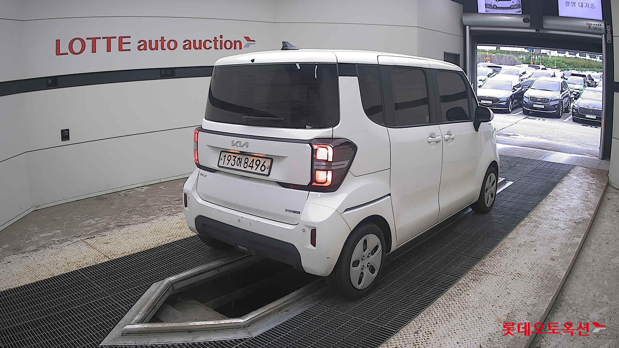2023 - kia ray