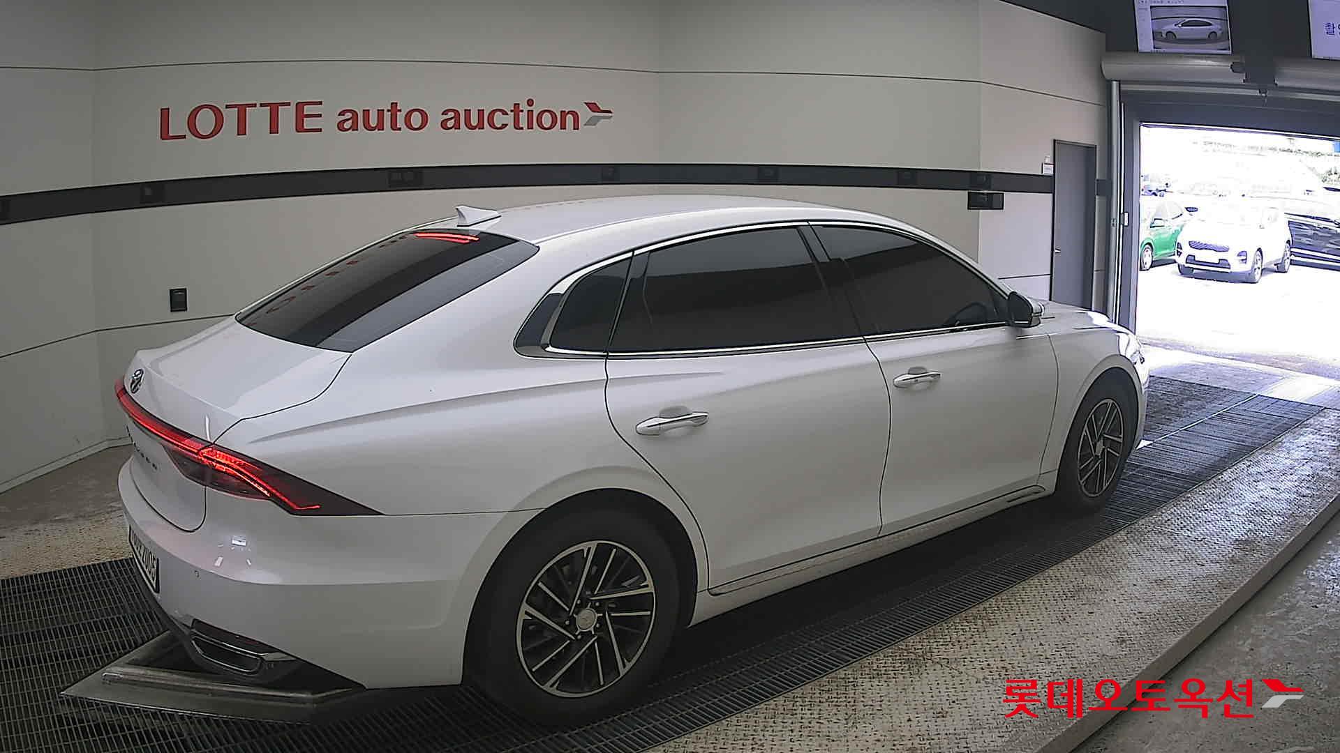 2021 - hyundai grandeur
