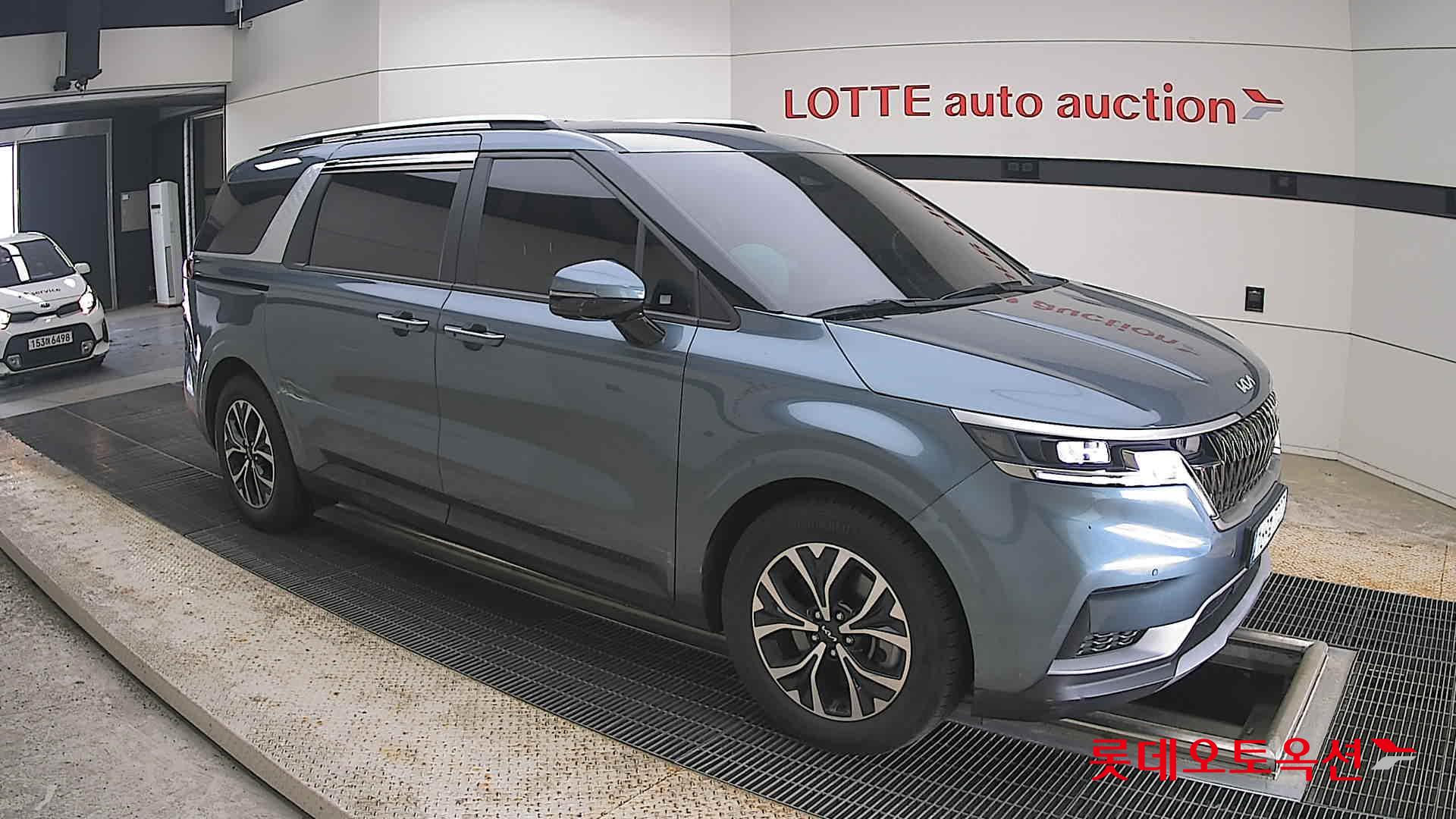 2023 - kia carnival
