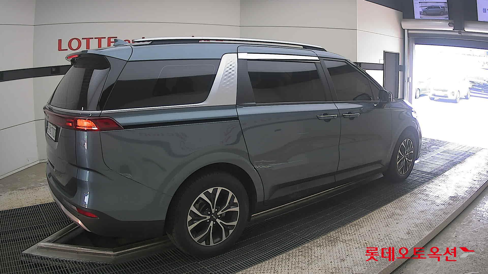 2023 - kia carnival