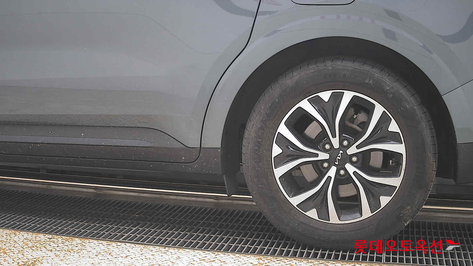 2023 - kia carnival