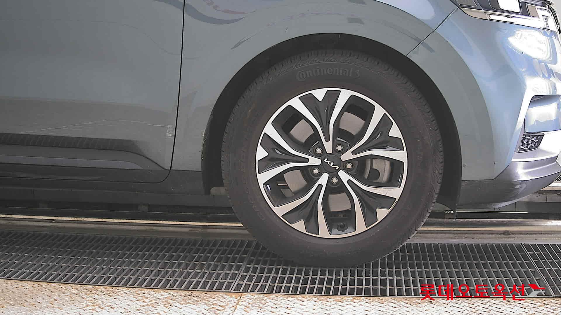 2023 - kia carnival